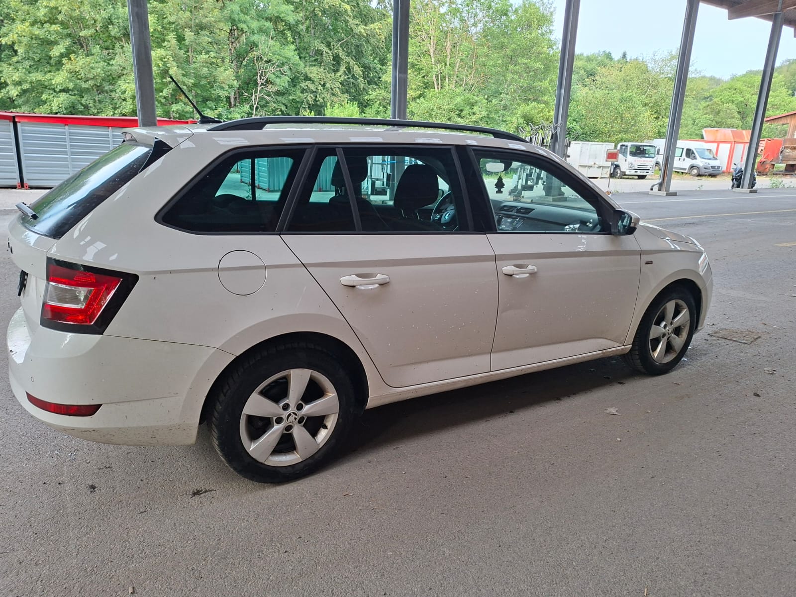 SKODA Fabia Combi 1.0 TSI Ambition-image-2