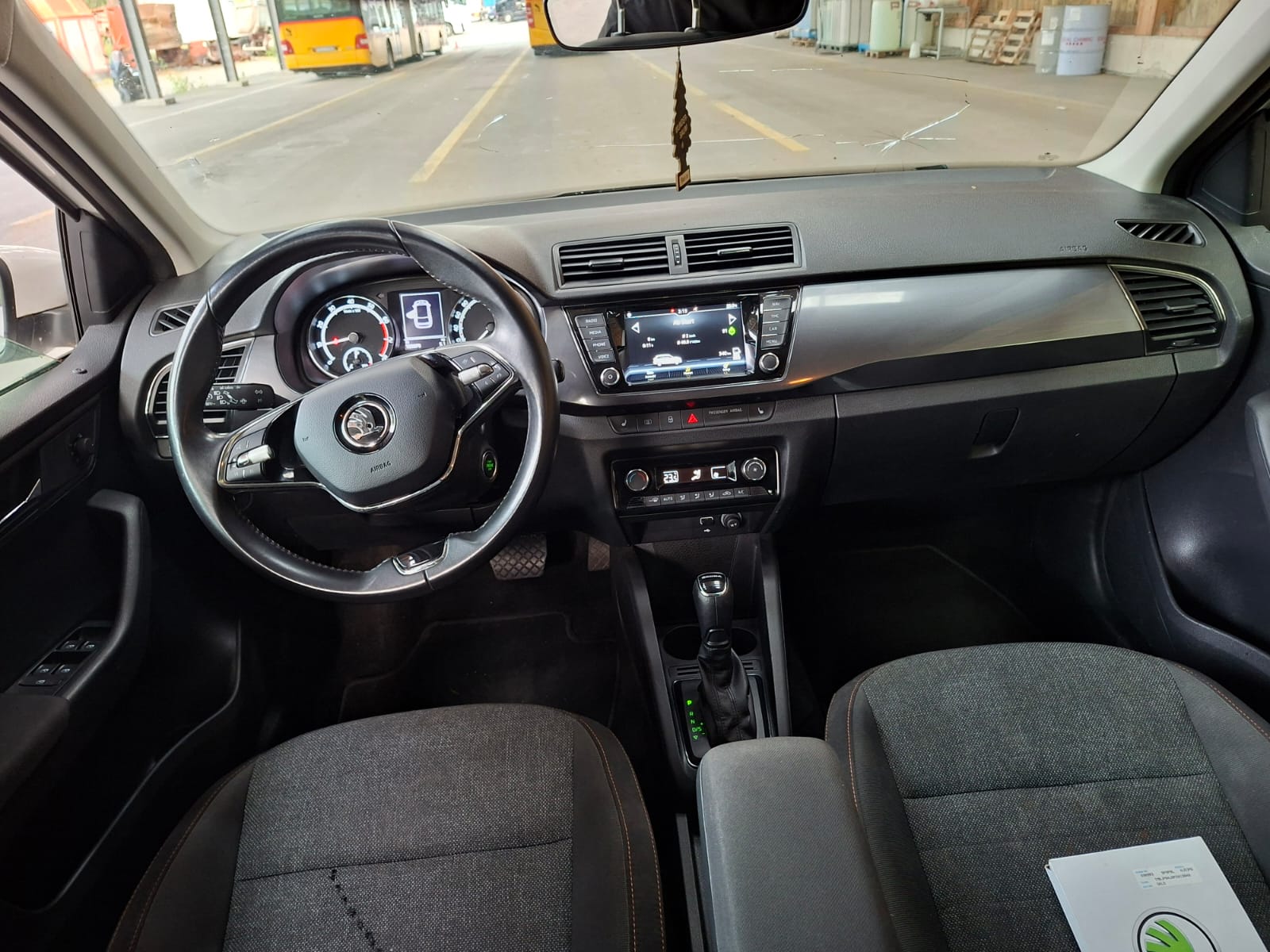 SKODA Fabia Combi 1.0 TSI Ambition-image-10
