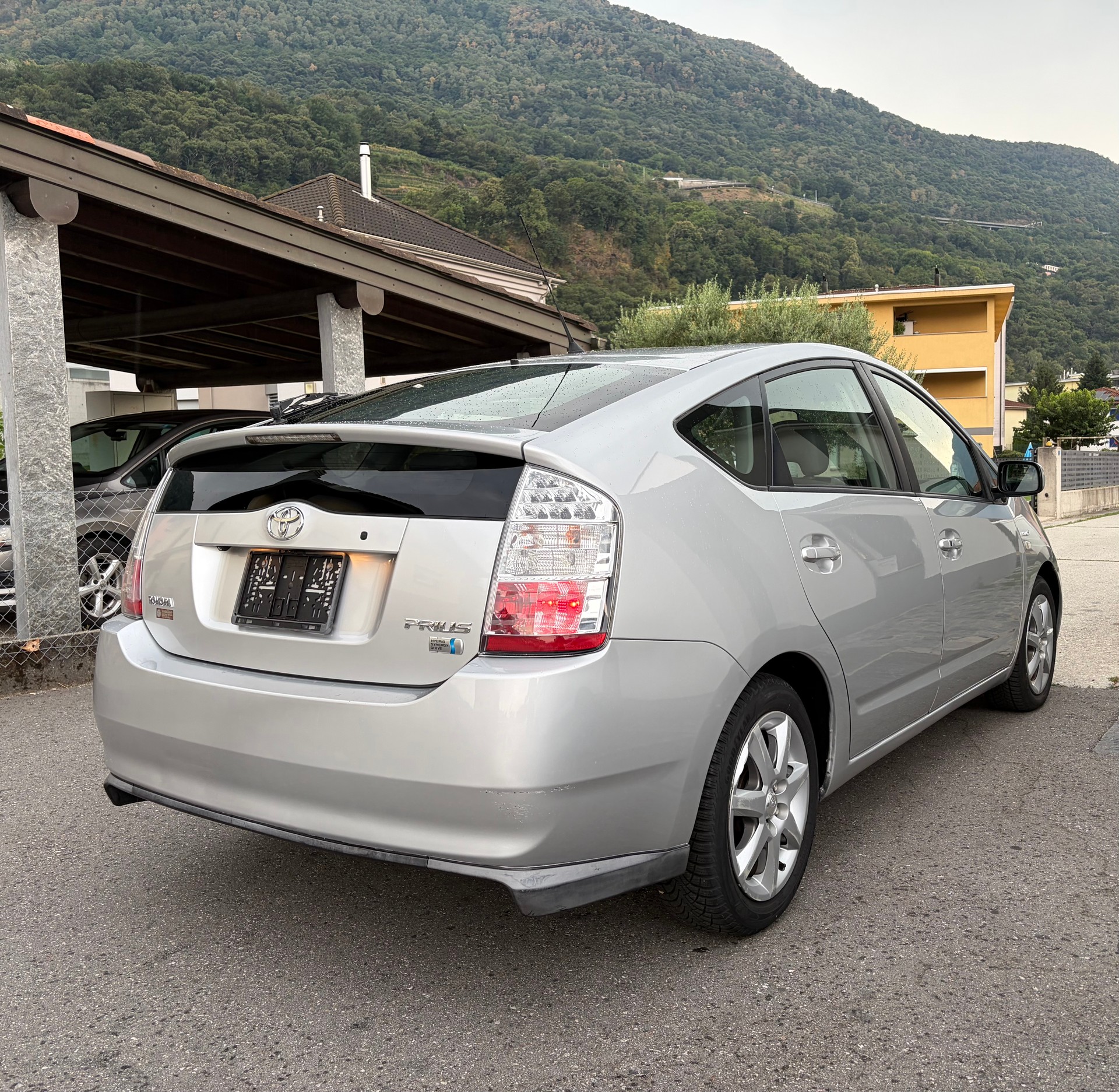 TOYOTA Prius 1.5 16V Hybrid Limited-image-3