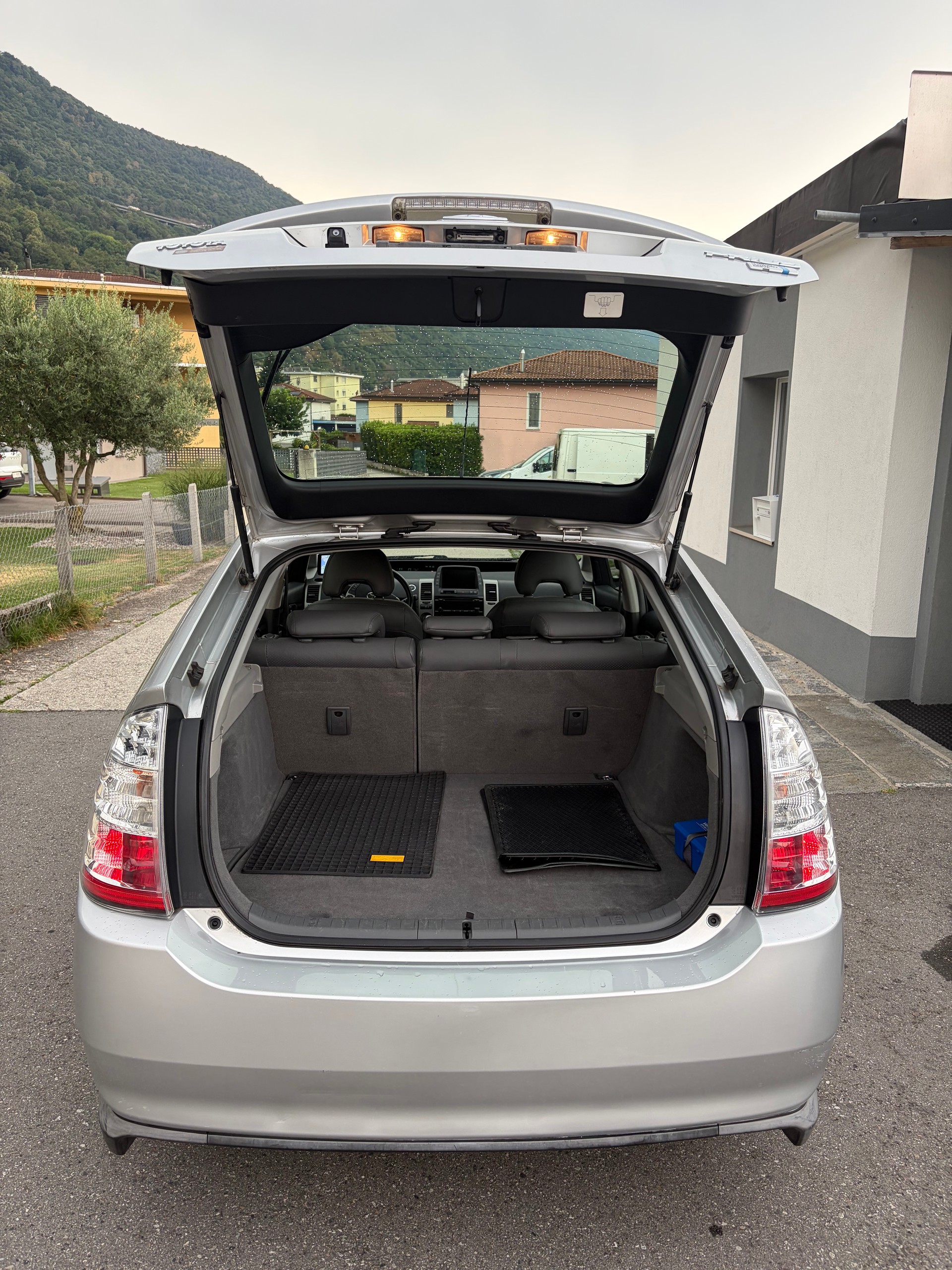 TOYOTA Prius 1.5 16V Hybrid Limited-image-9