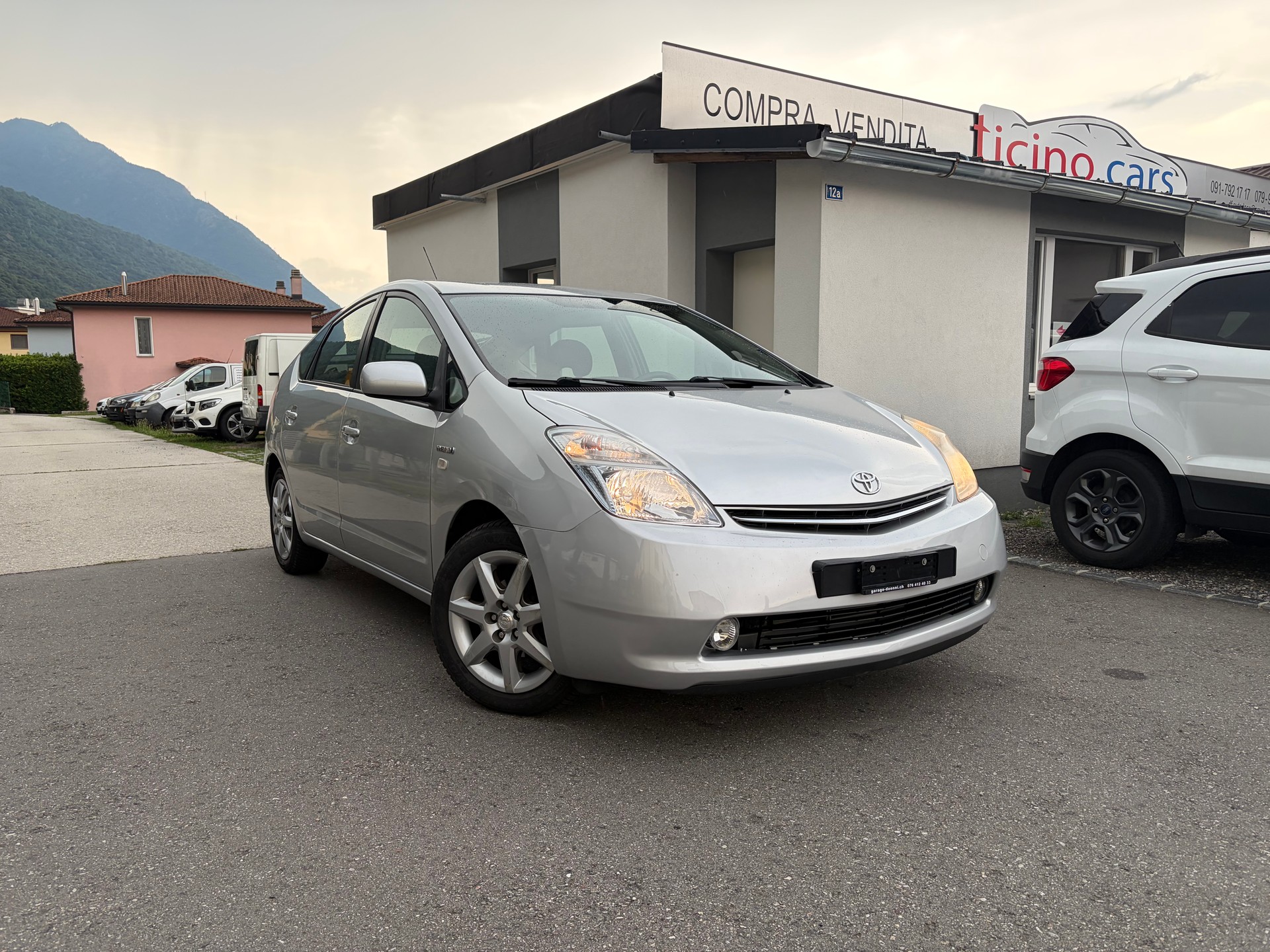 TOYOTA Prius 1.5 16V Hybrid Limited-image-0
