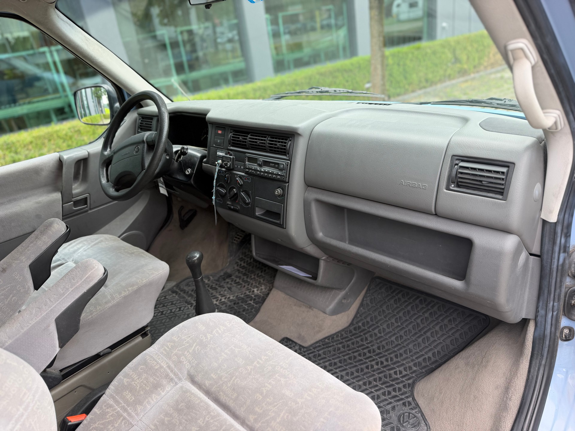 VW T4 Multivan 2.5TDI ABS-image-13