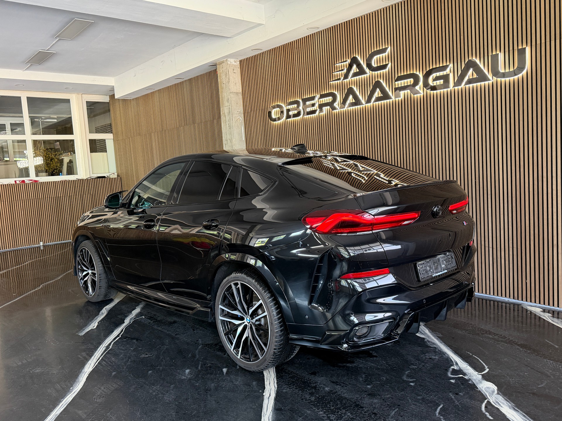 BMW X6 M50d-image-5
