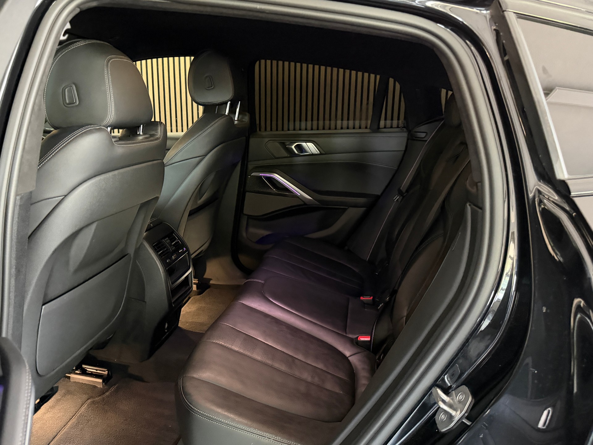 BMW X6 M50d-image-9