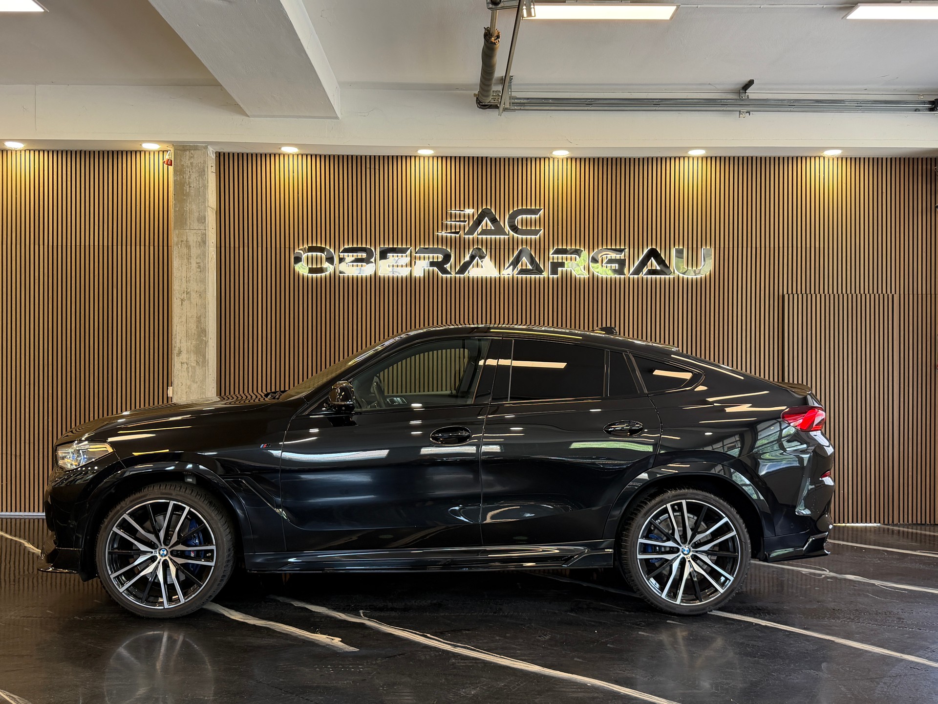 BMW X6 M50d-image-4