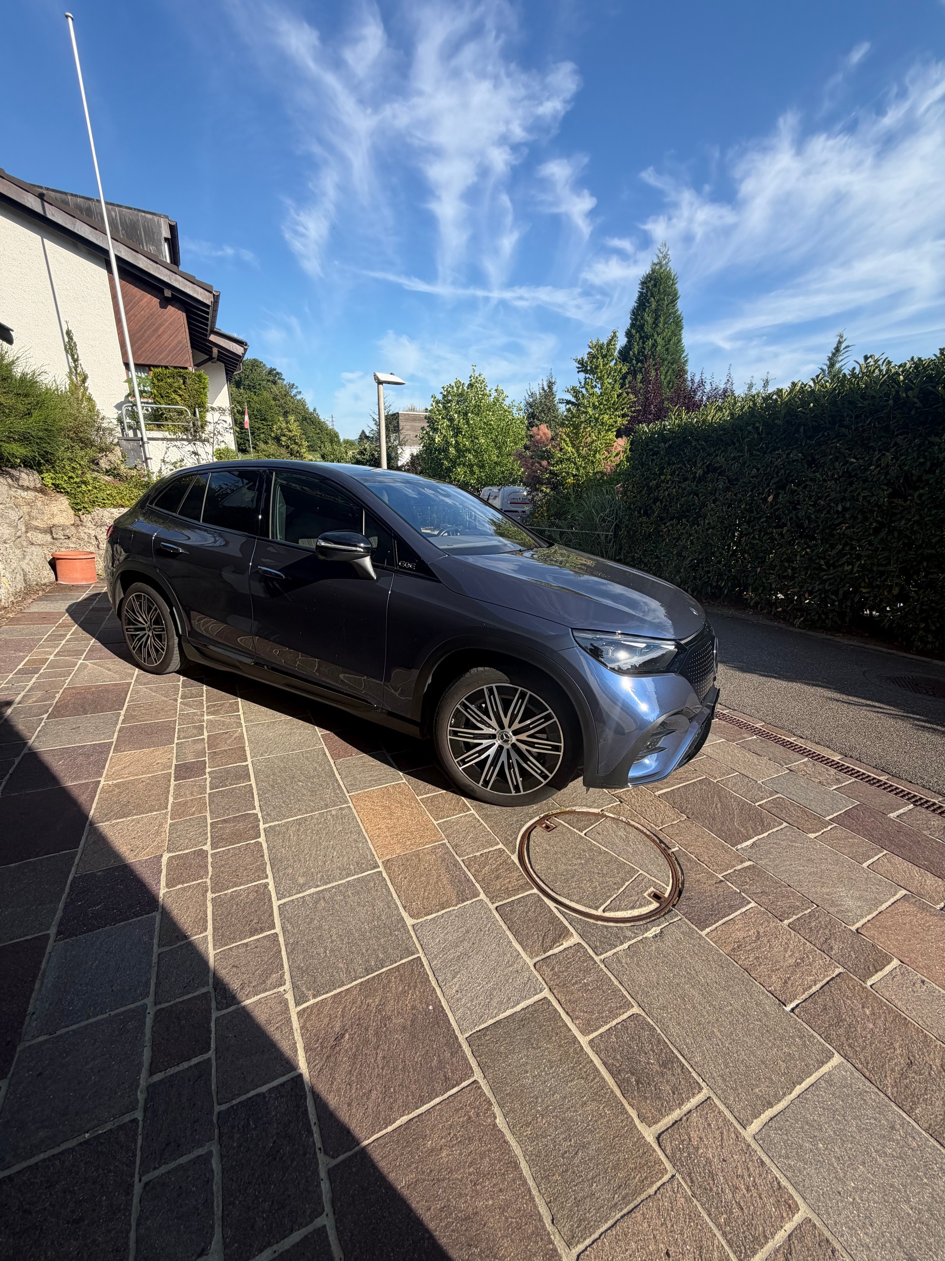 MERCEDES-BENZ EQE 500 Executive Edition AMG Line 4matic-image-1