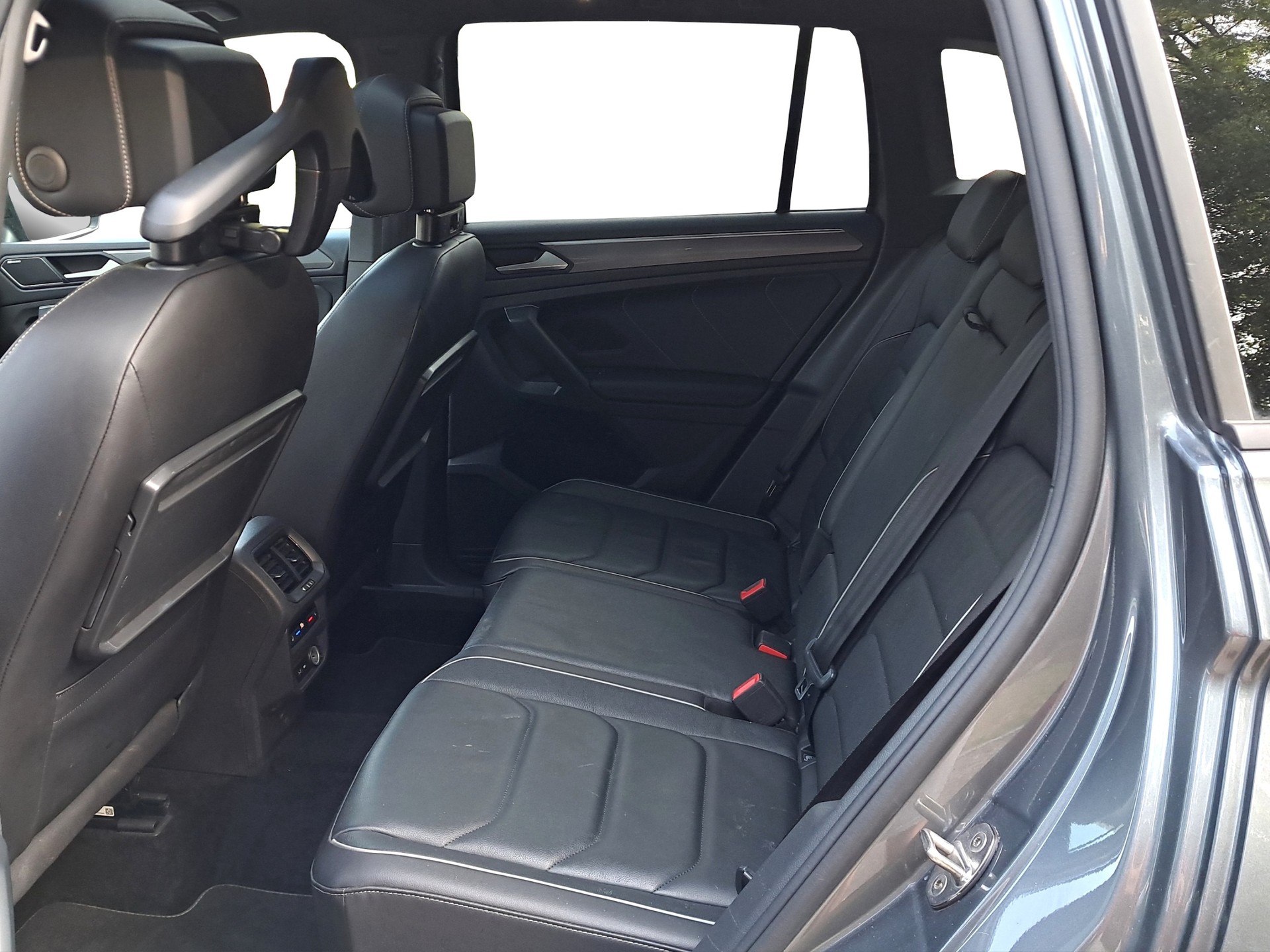 VW Tiguan 2.0TSI R-Line Highline 4Motion DSG *Anhängerkupplung/Panodach*-image-8