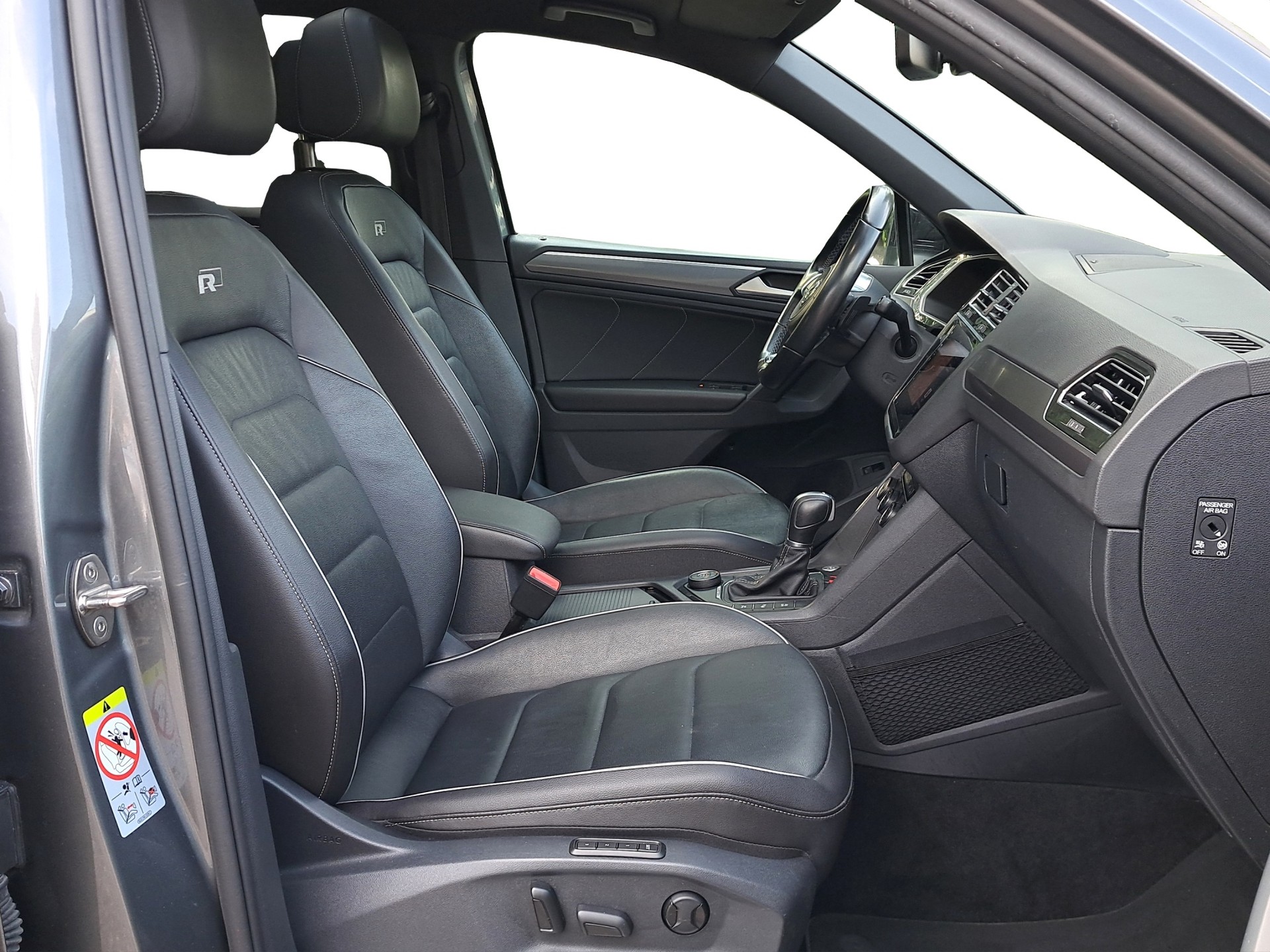 VW Tiguan 2.0TSI R-Line Highline 4Motion DSG *Anhängerkupplung/Panodach*-image-11