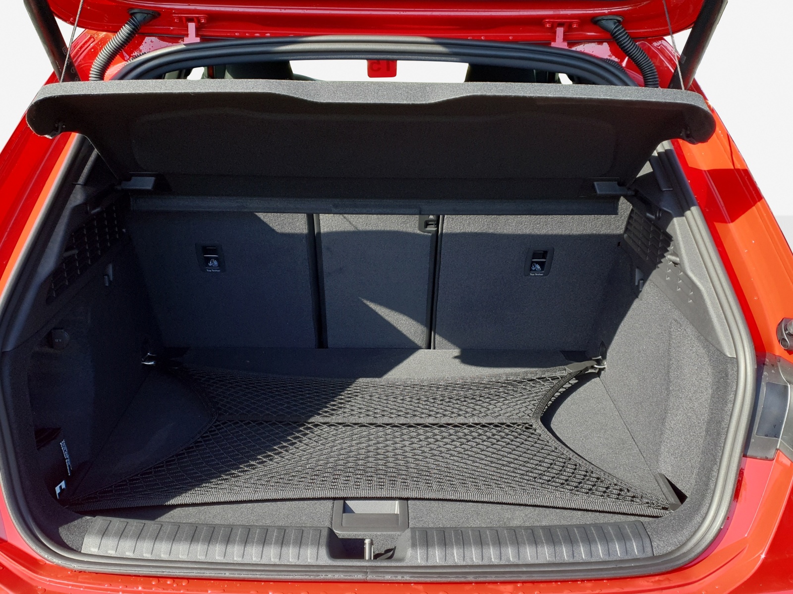 AUDI A3 Sportback TFSI 110 kW S line Attraction S tronic-image-12