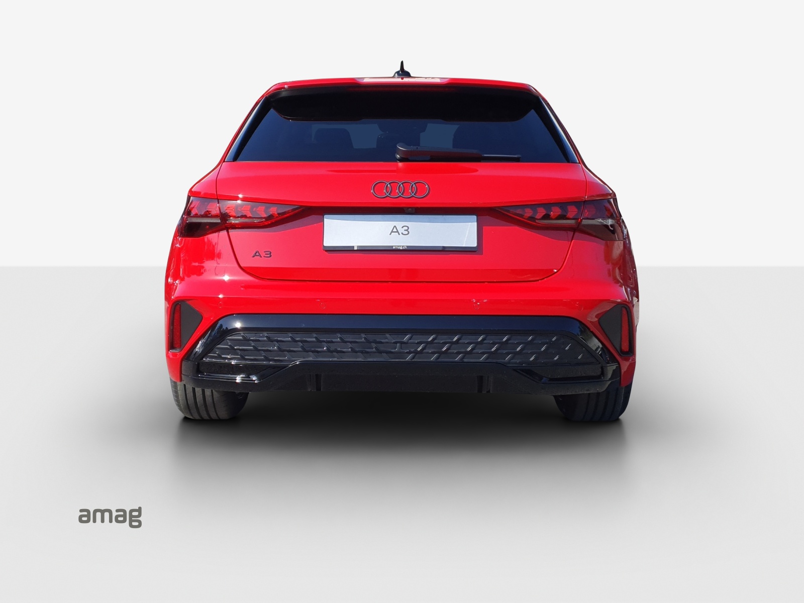 AUDI A3 Sportback TFSI 110 kW S line Attraction S tronic-image-3