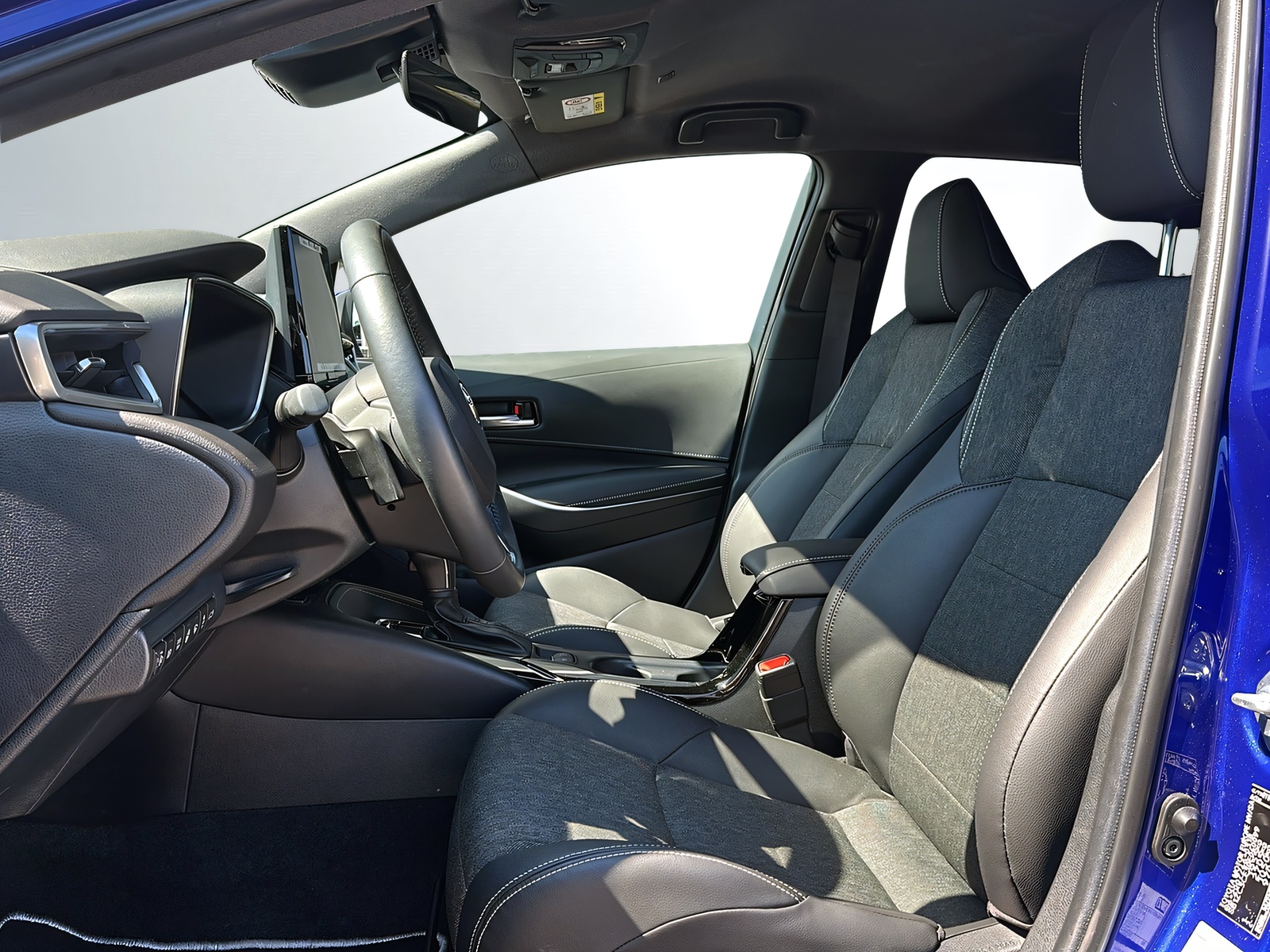 TOYOTA Corolla Touring Sports 2.0 HSD Trend e-CVT-showroom-element-3