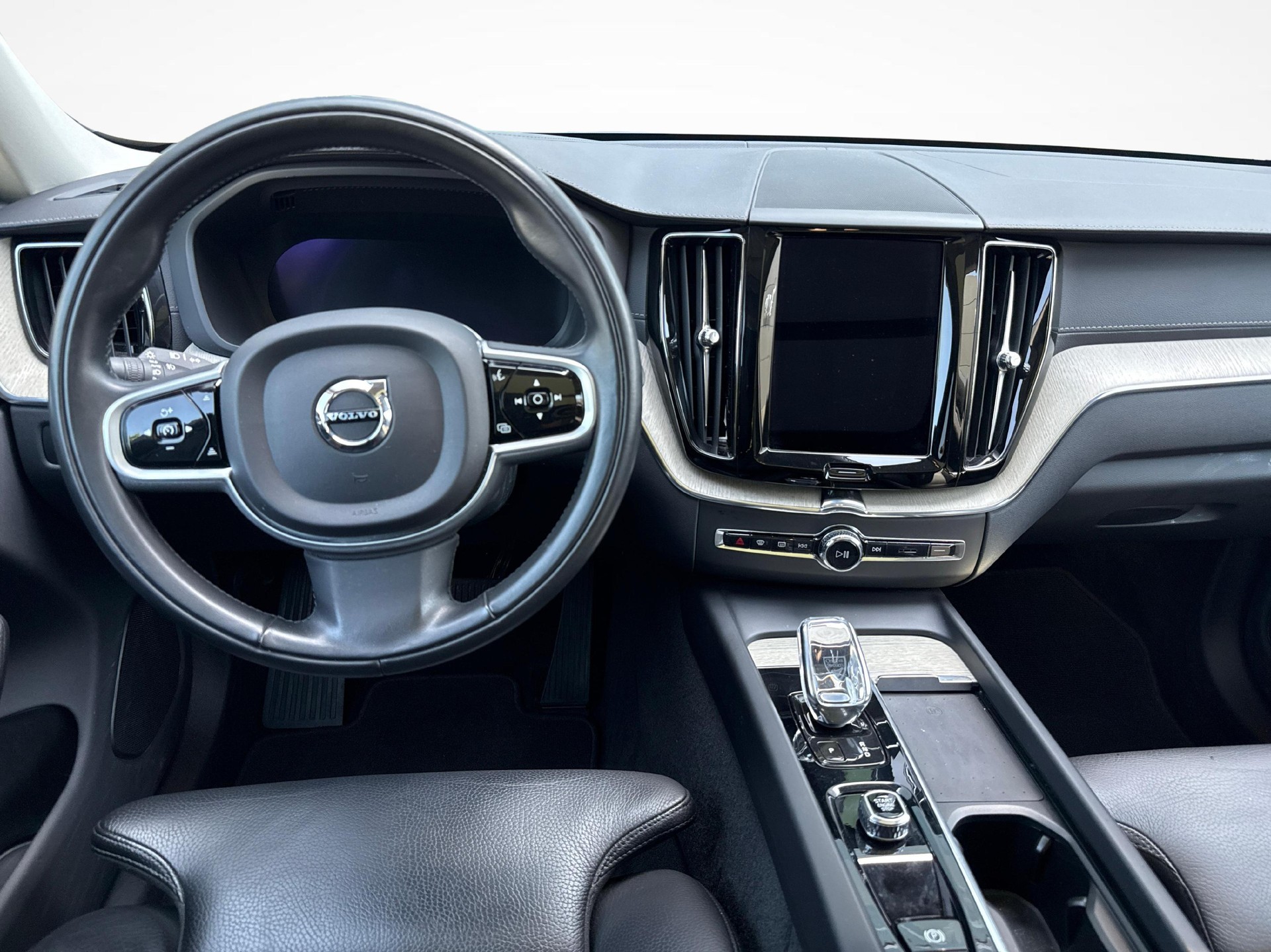 VOLVO XC60 2.0 T6 TE Inscription eAWD-image-8