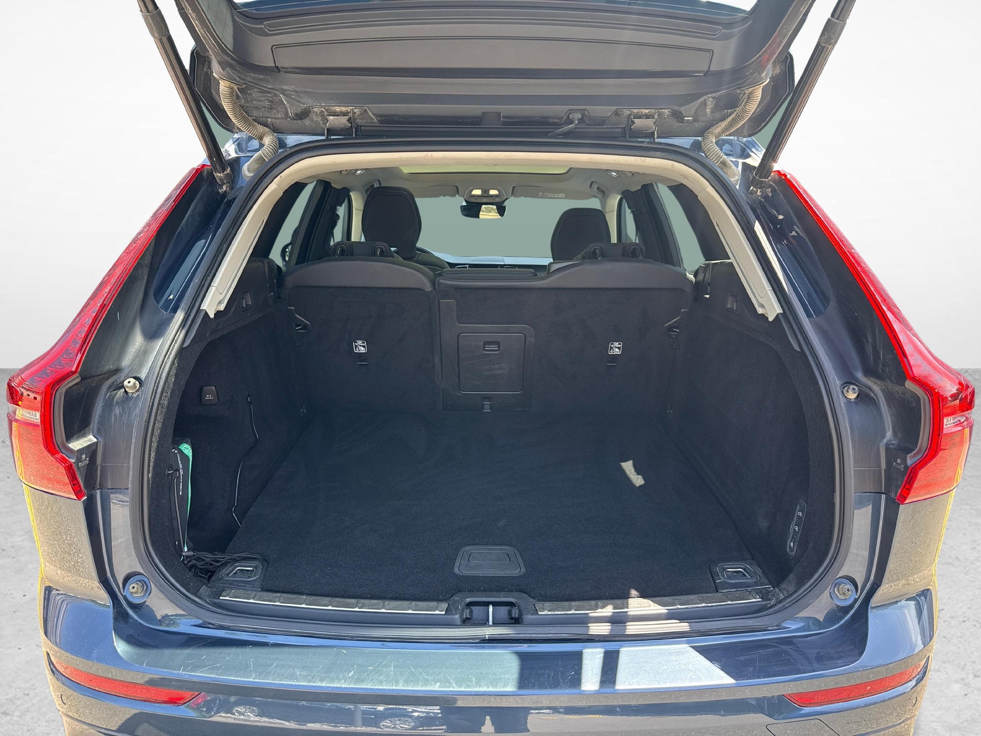 VOLVO XC60 2.0 T6 TE Inscription eAWD-image-11