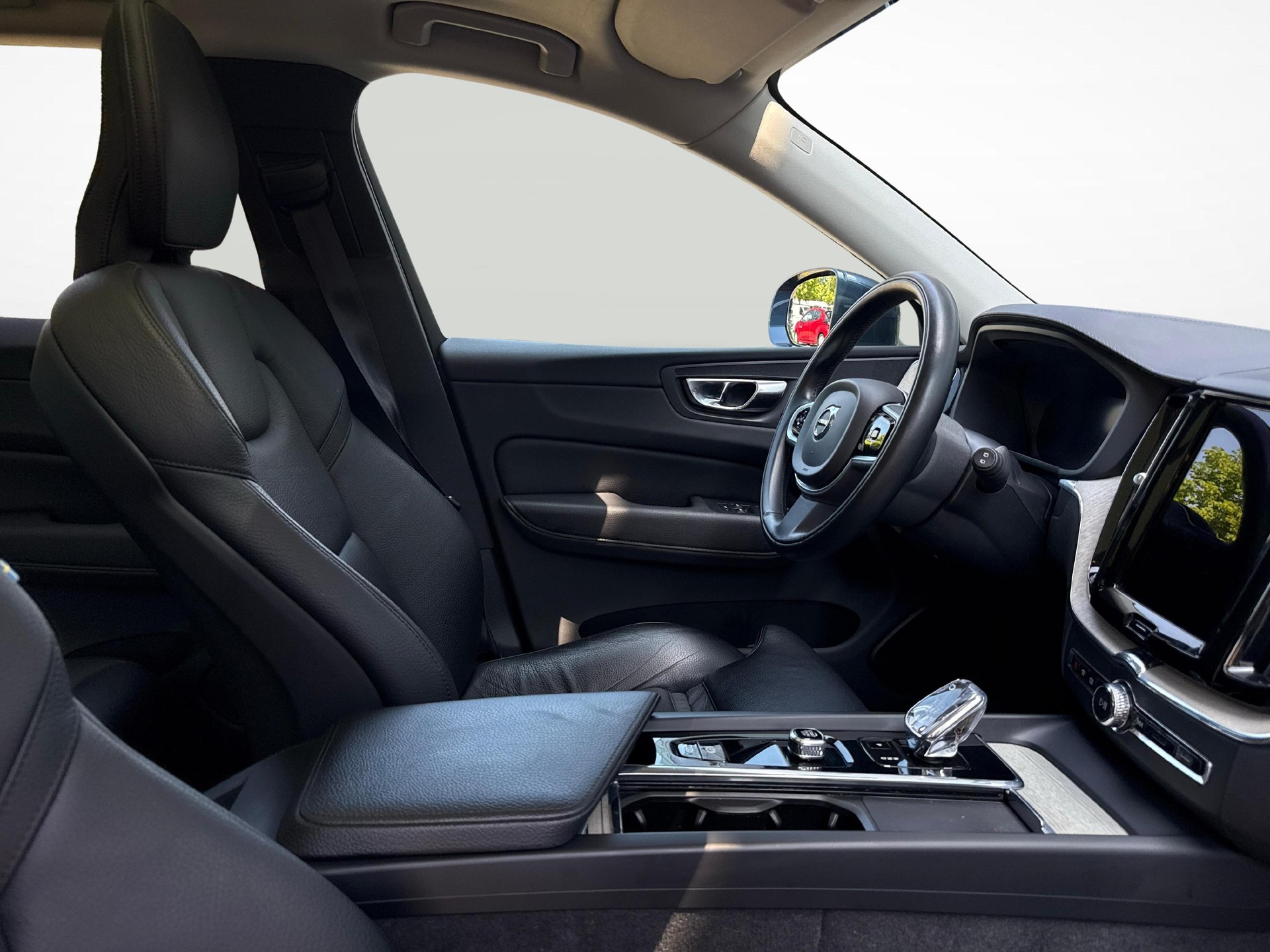 VOLVO XC60 2.0 T6 TE Inscription eAWD-image-9
