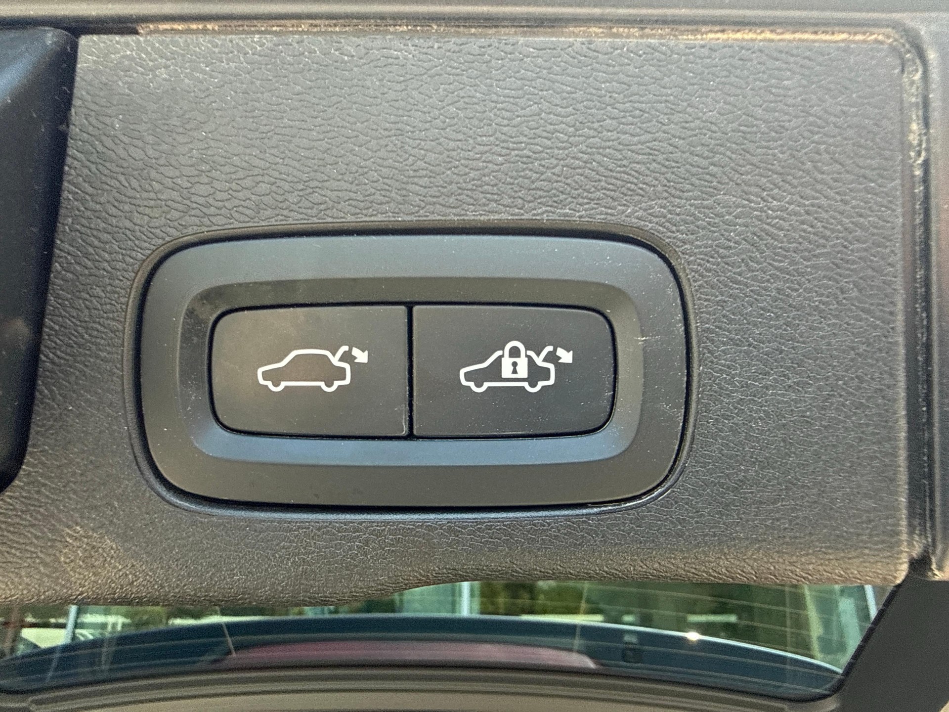 VOLVO XC60 2.0 T6 TE Inscription eAWD-image-13