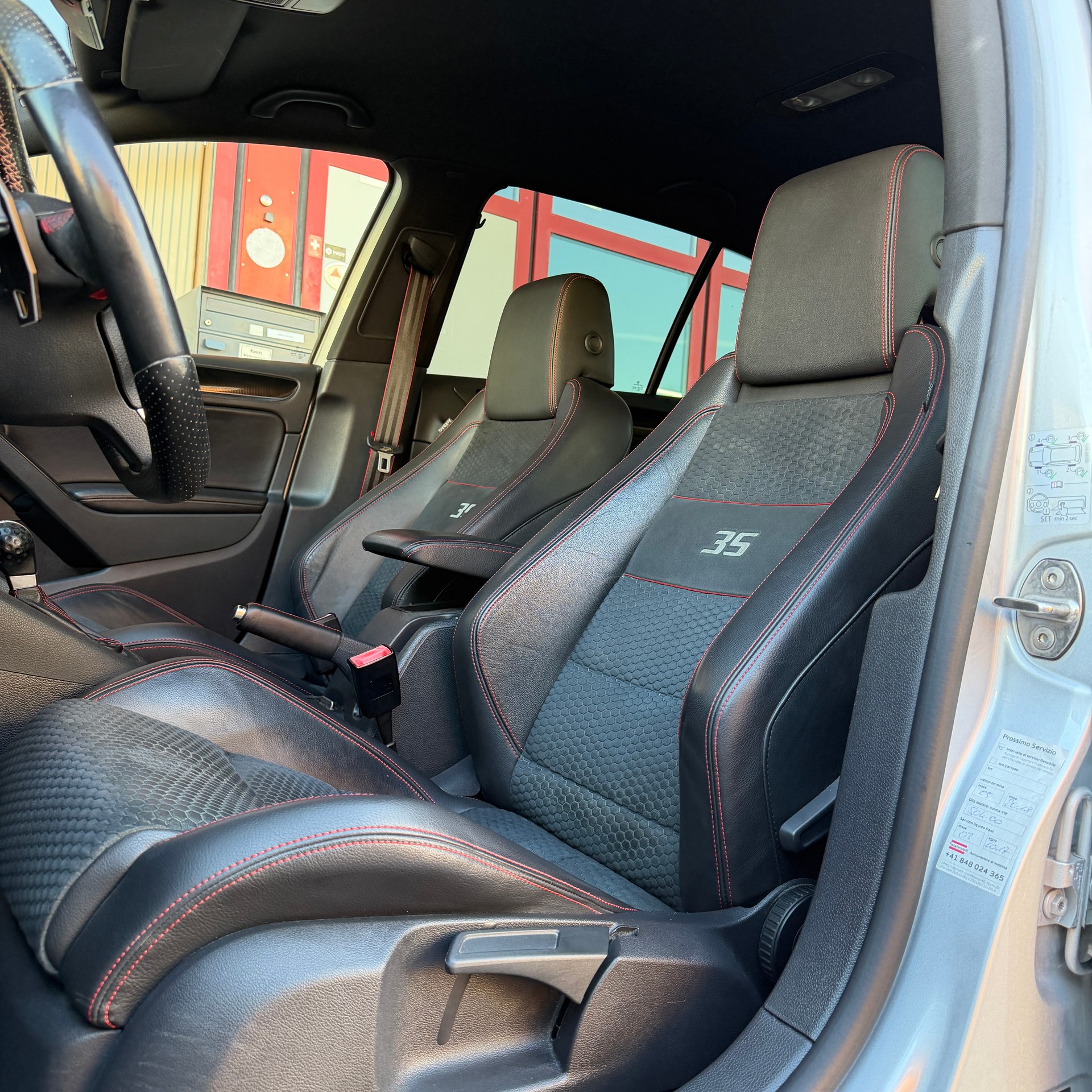 VW Golf 2.0 TSI GTI Edition 35 DSG-image-10