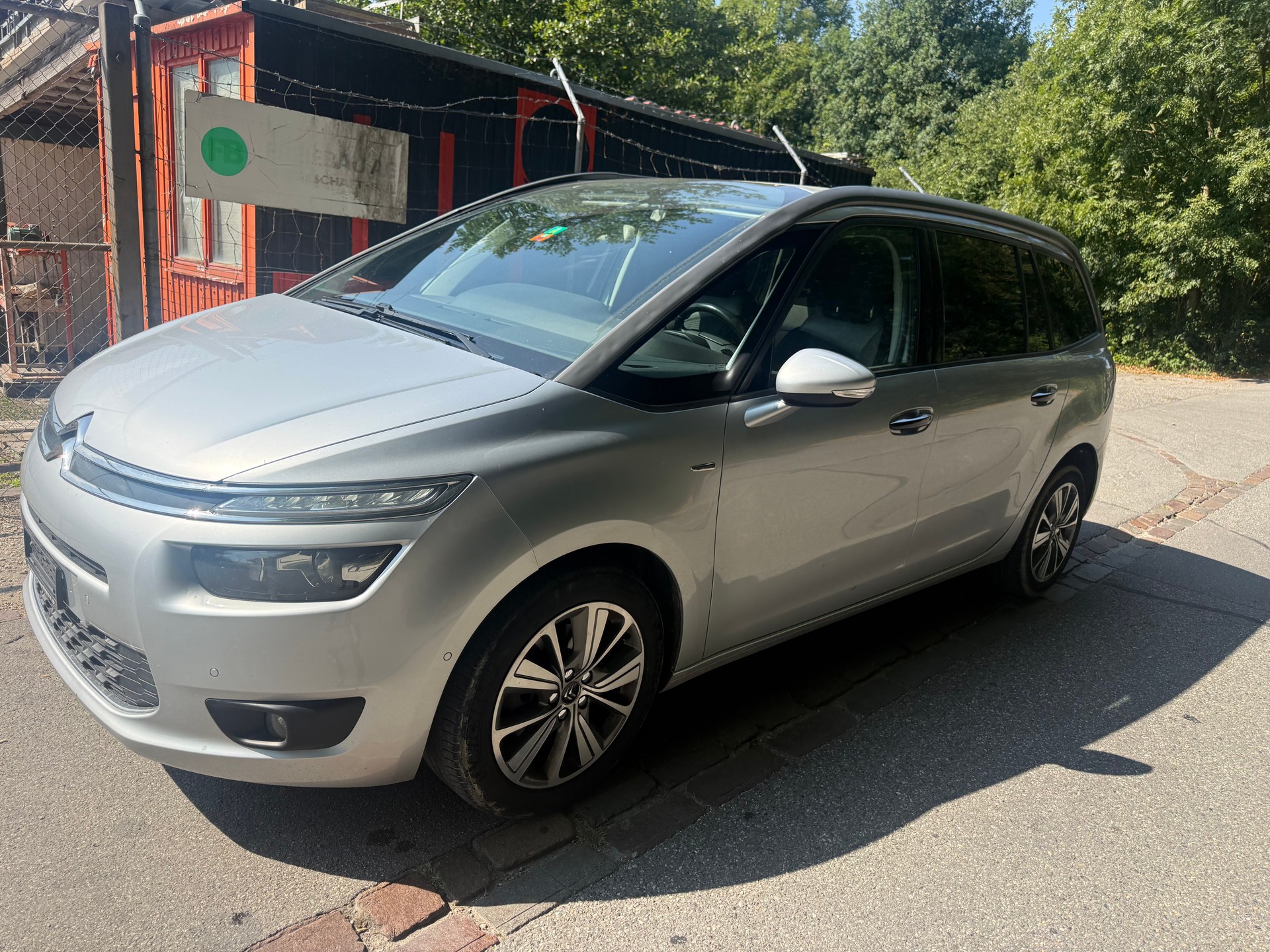 CITROEN Grand C4 Picasso 2.0 BlueHDi Exclusive Automatic-image-2