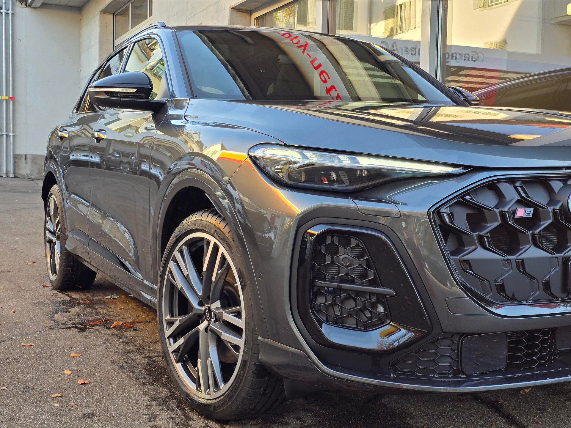 AUDI SQ5 TFSI quattro S-tronic-image-19