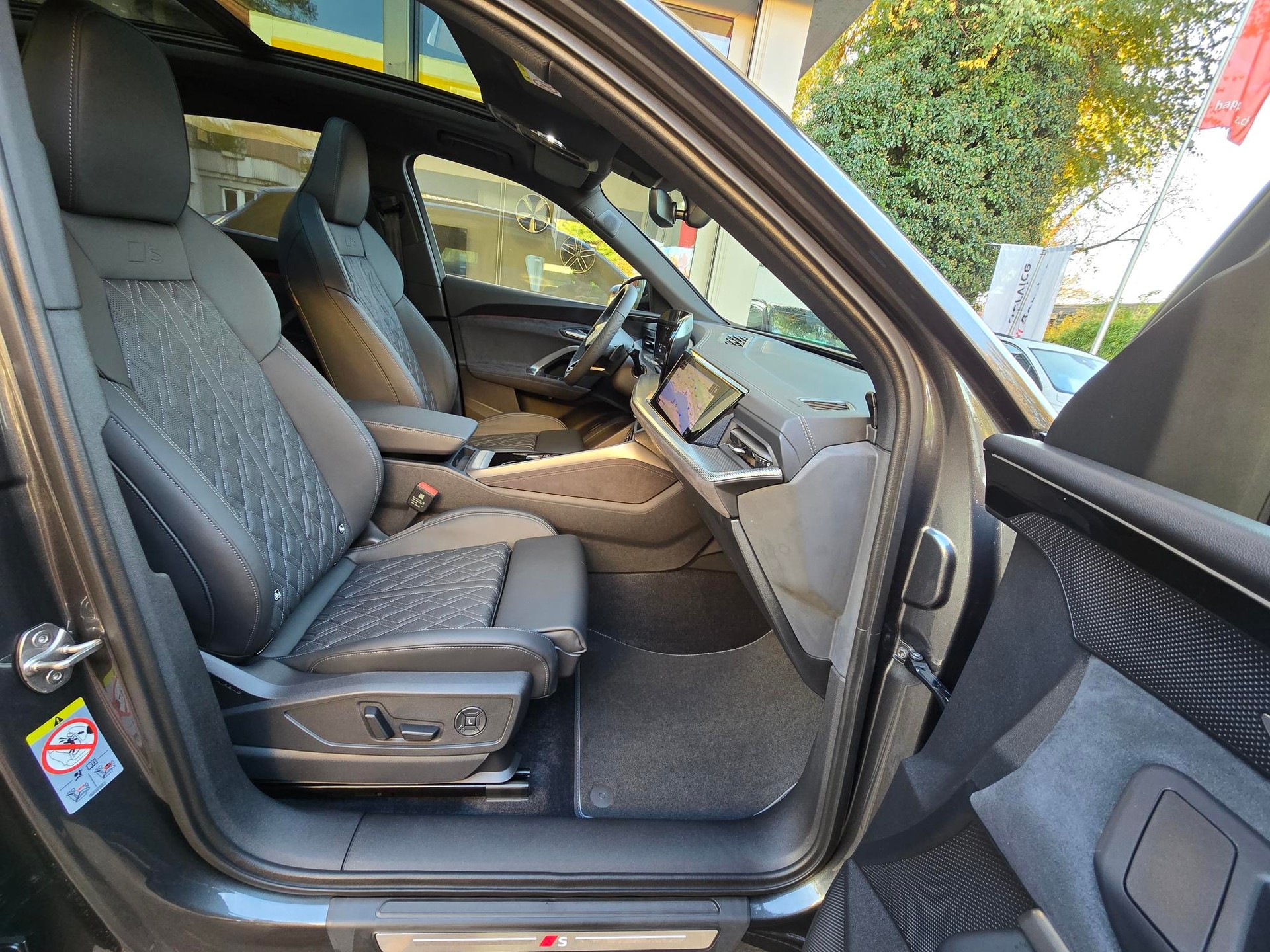 AUDI SQ5 TFSI quattro S-tronic-image-5