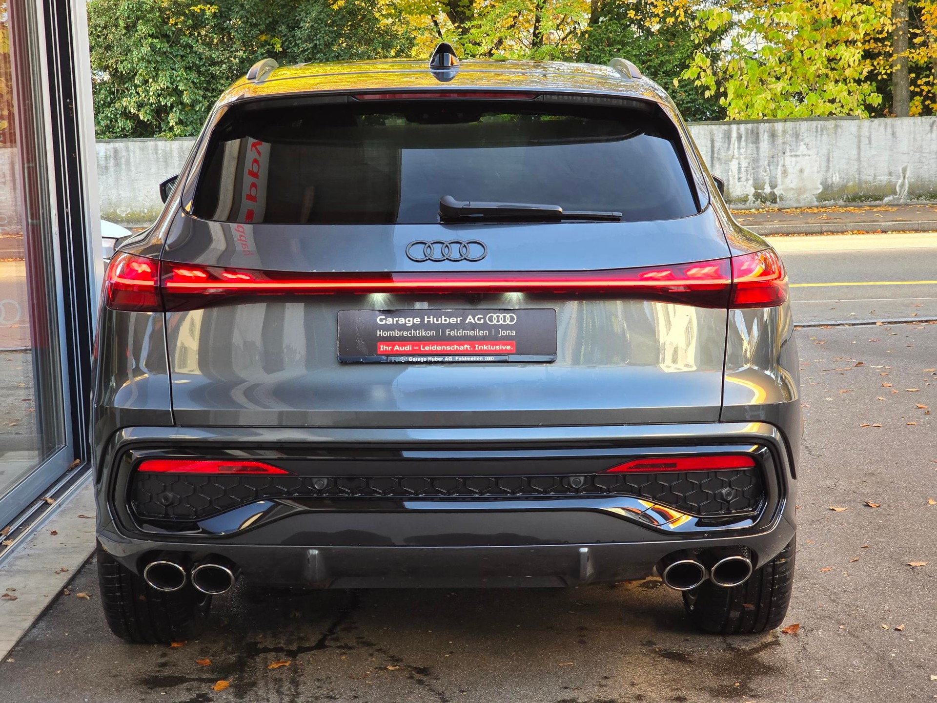 AUDI SQ5 TFSI quattro S-tronic-image-4