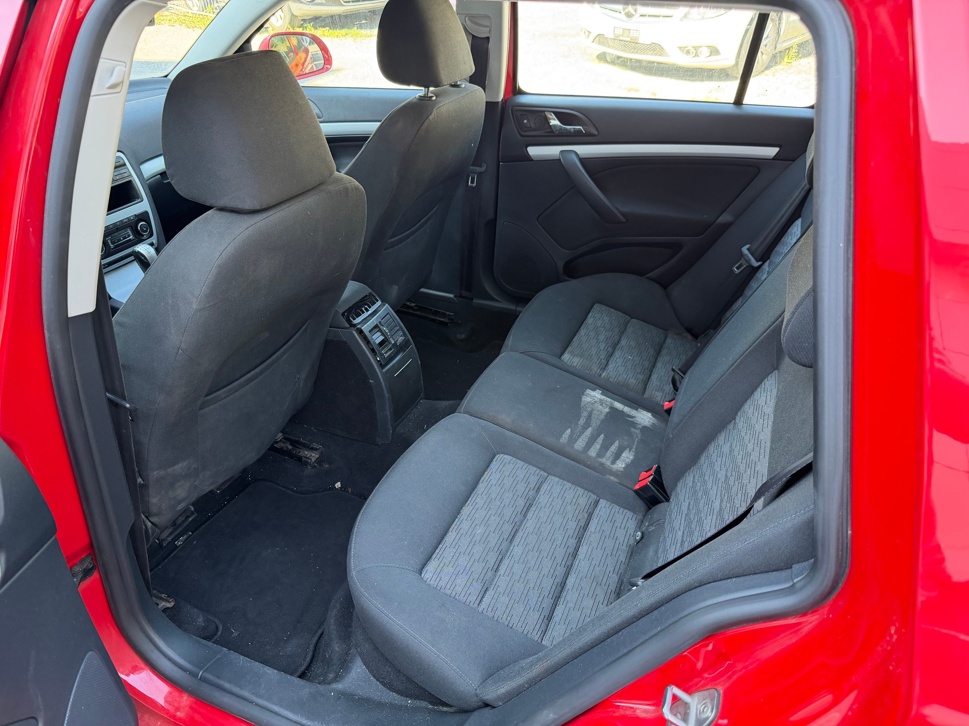 SKODA Octavia Combi 1.8 TSI Stöckli 4x4-image-9