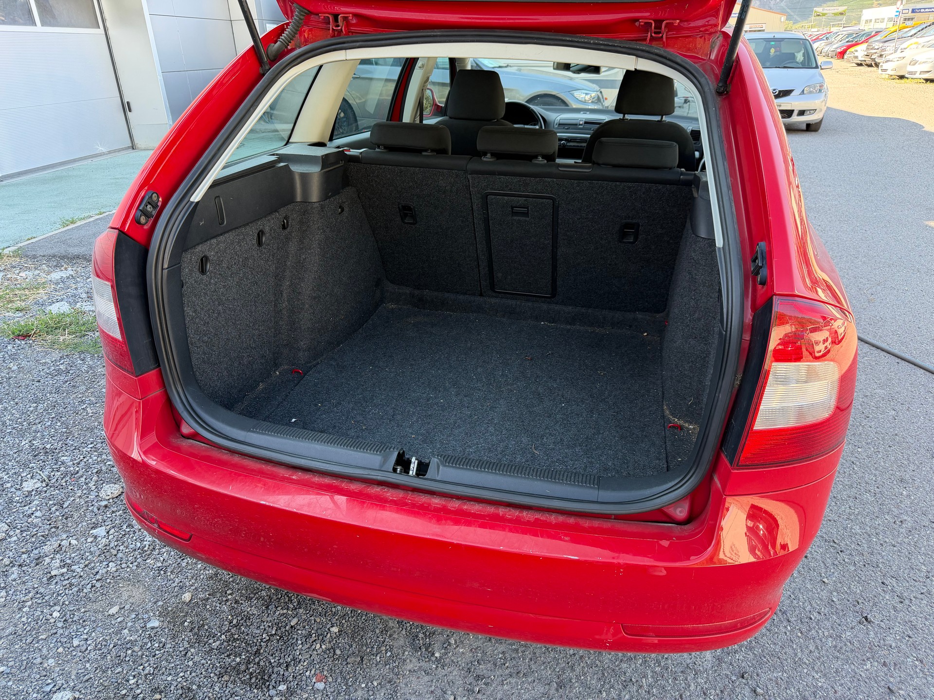 SKODA Octavia Combi 1.8 TSI Stöckli 4x4-image-11