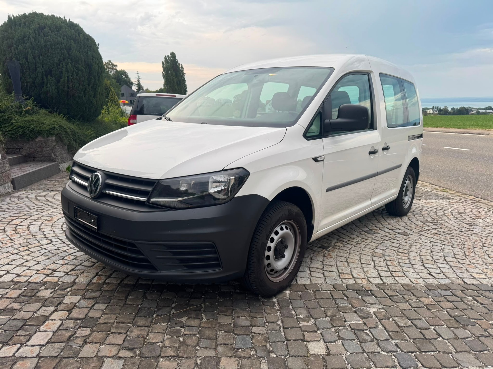 VW Caddy 1.2 TSI Trendline-image-2