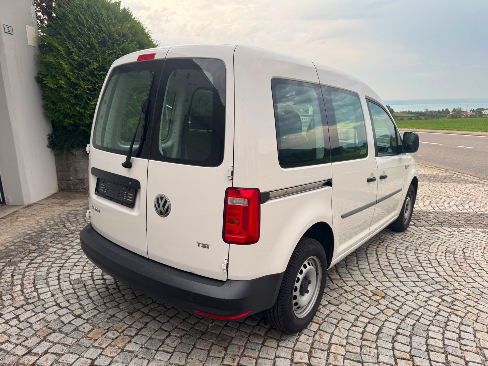 VW Caddy 1.2 TSI Trendline-image-7