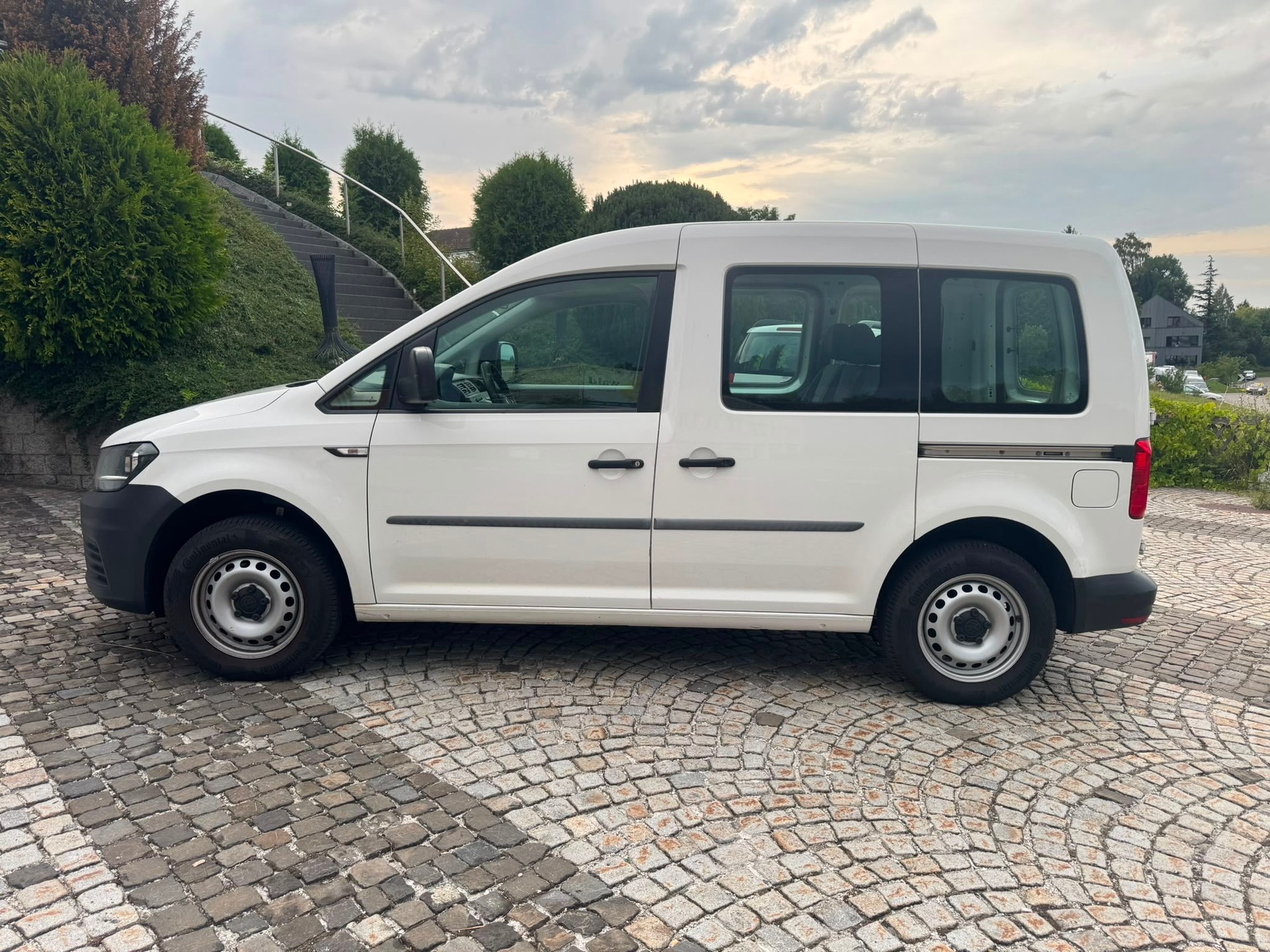 VW Caddy 1.2 TSI Trendline-image-3