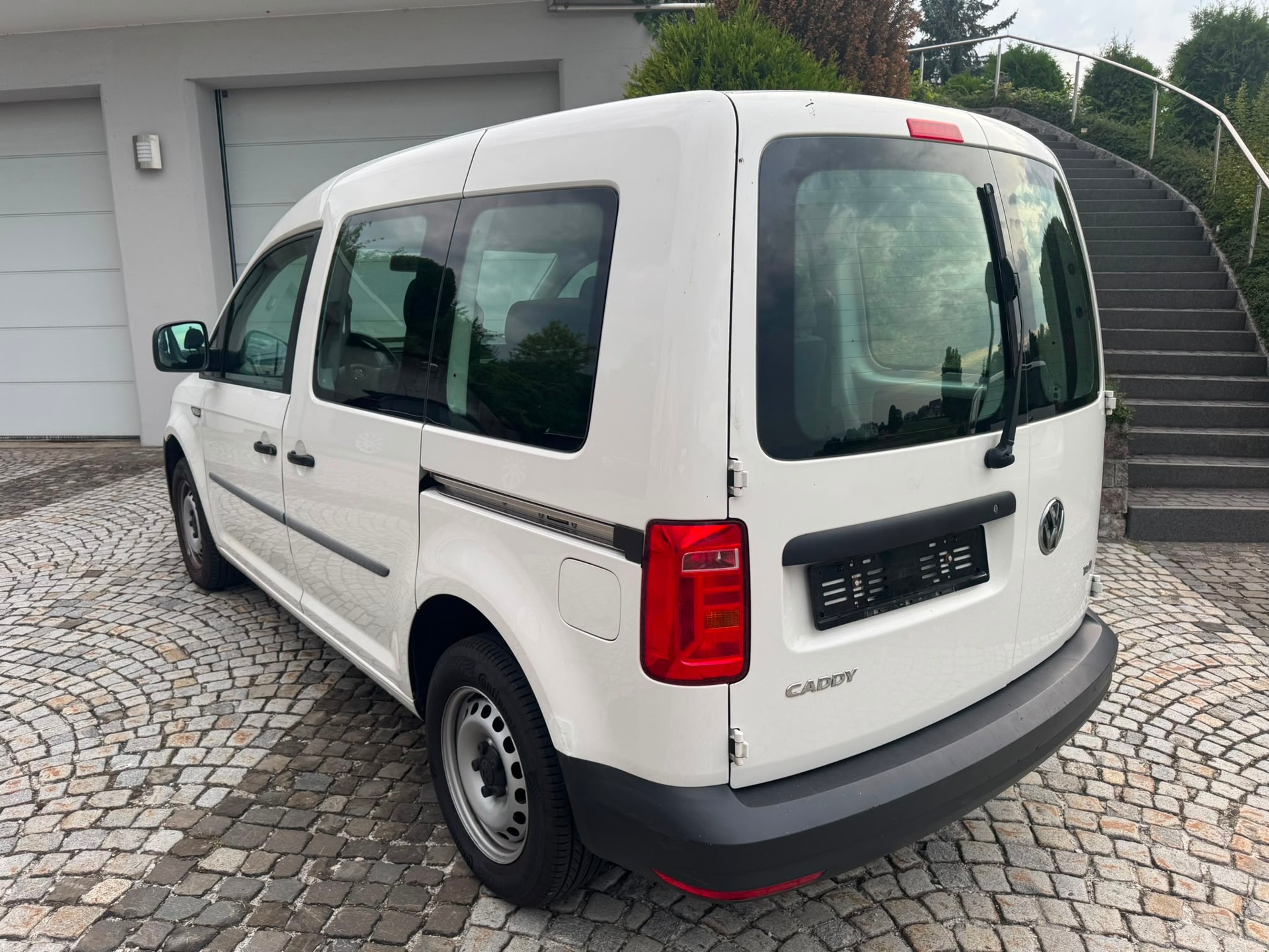 VW Caddy 1.2 TSI Trendline-image-4