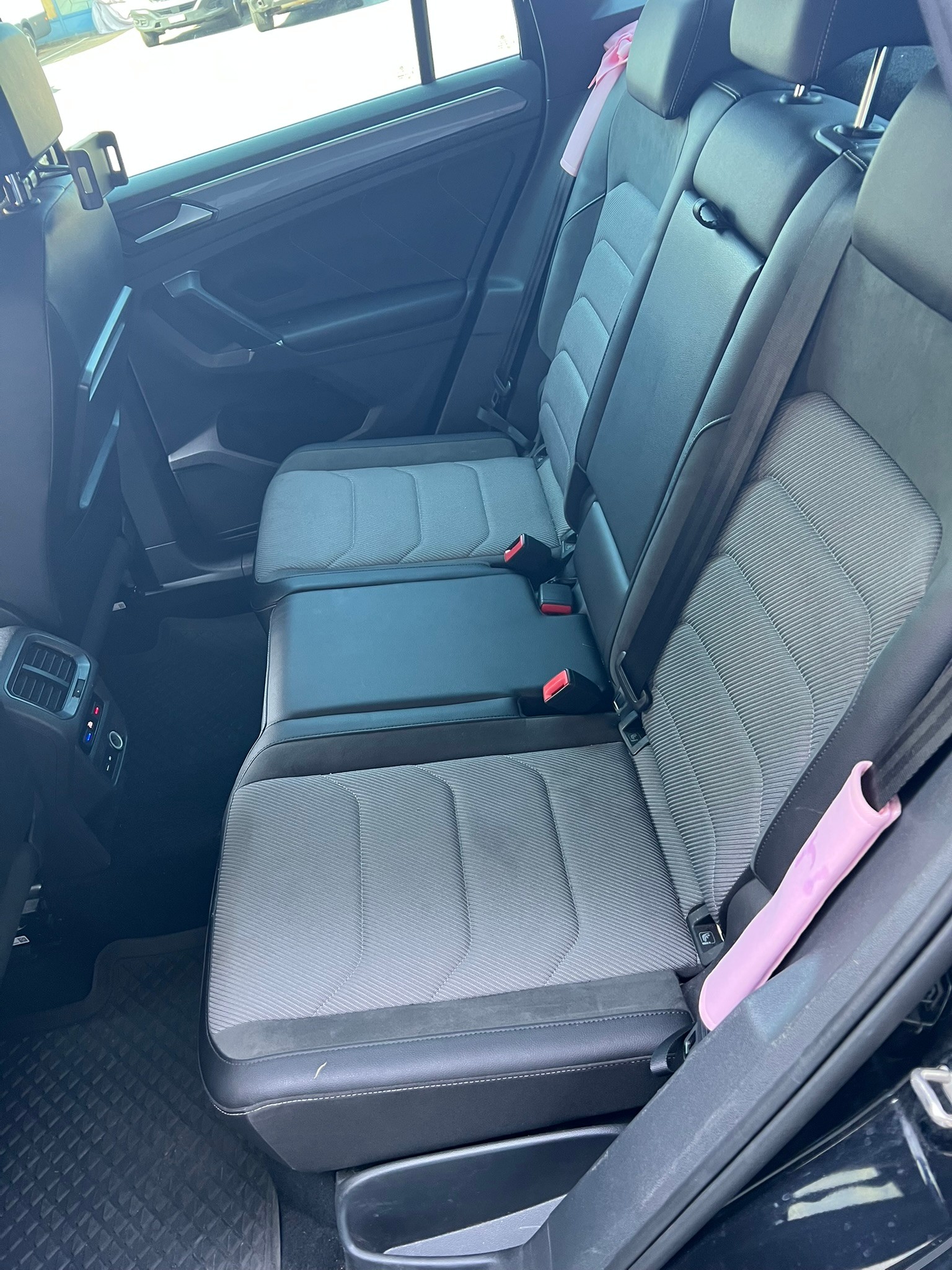 VW Tiguan 2.0 TDI R-LINE 4Motion DSG-image-9