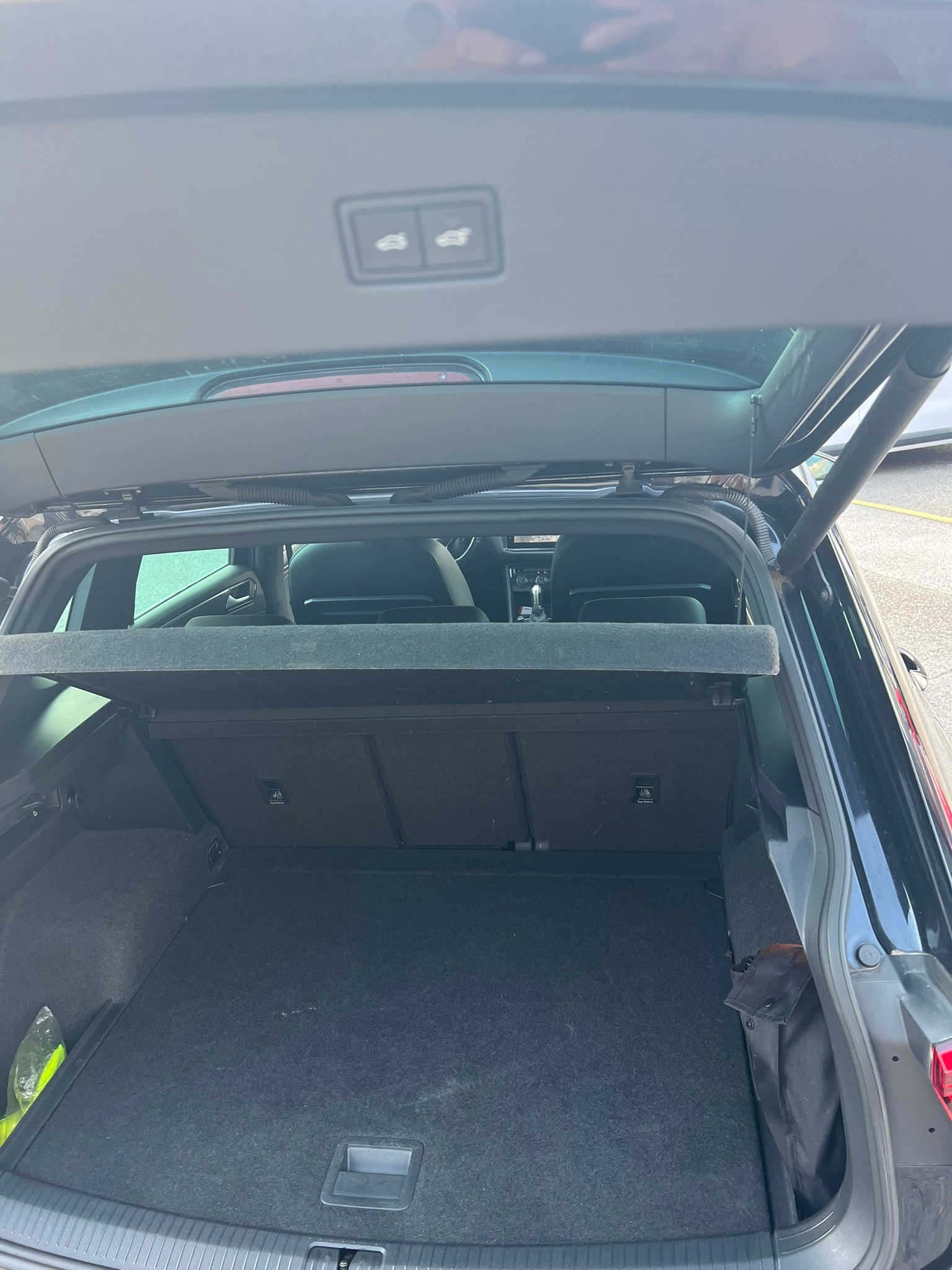 VW Tiguan 2.0 TDI R-LINE 4Motion DSG-image-15