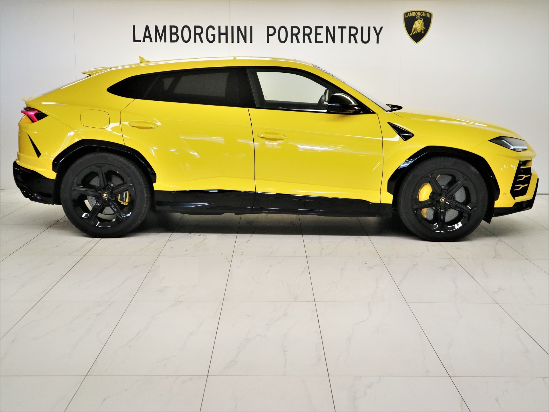 LAMBORGHINI Urus E-Gear-image-1