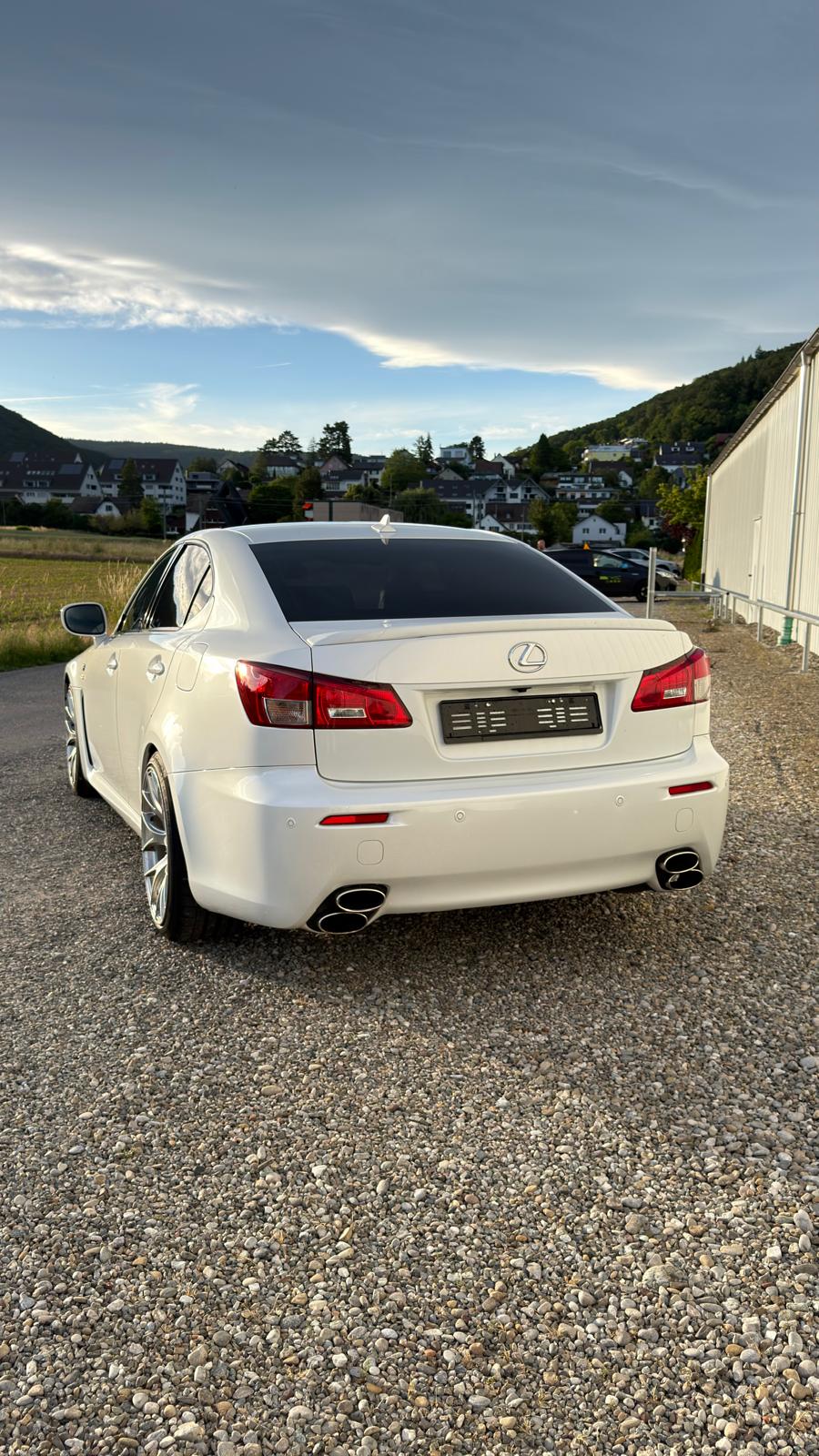 LEXUS ISF-image-4