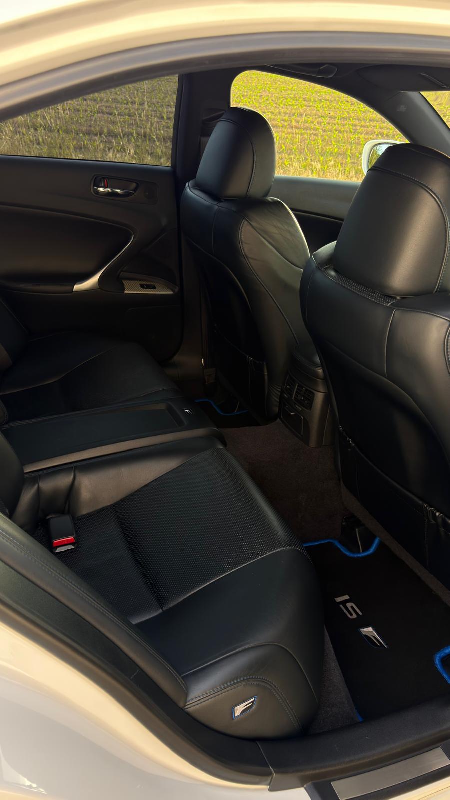 LEXUS ISF-image-6