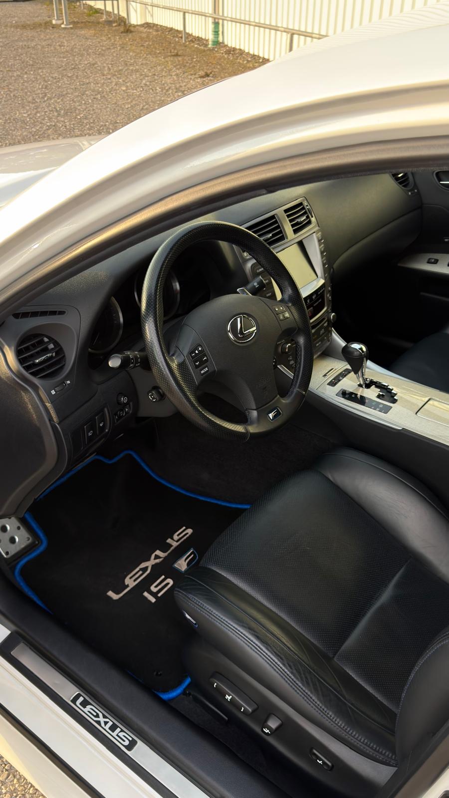 LEXUS ISF-image-8