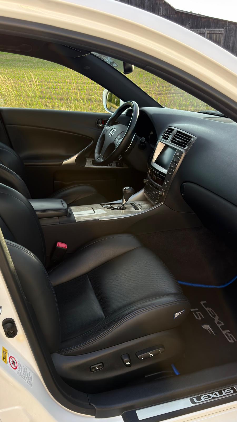 LEXUS ISF-image-7