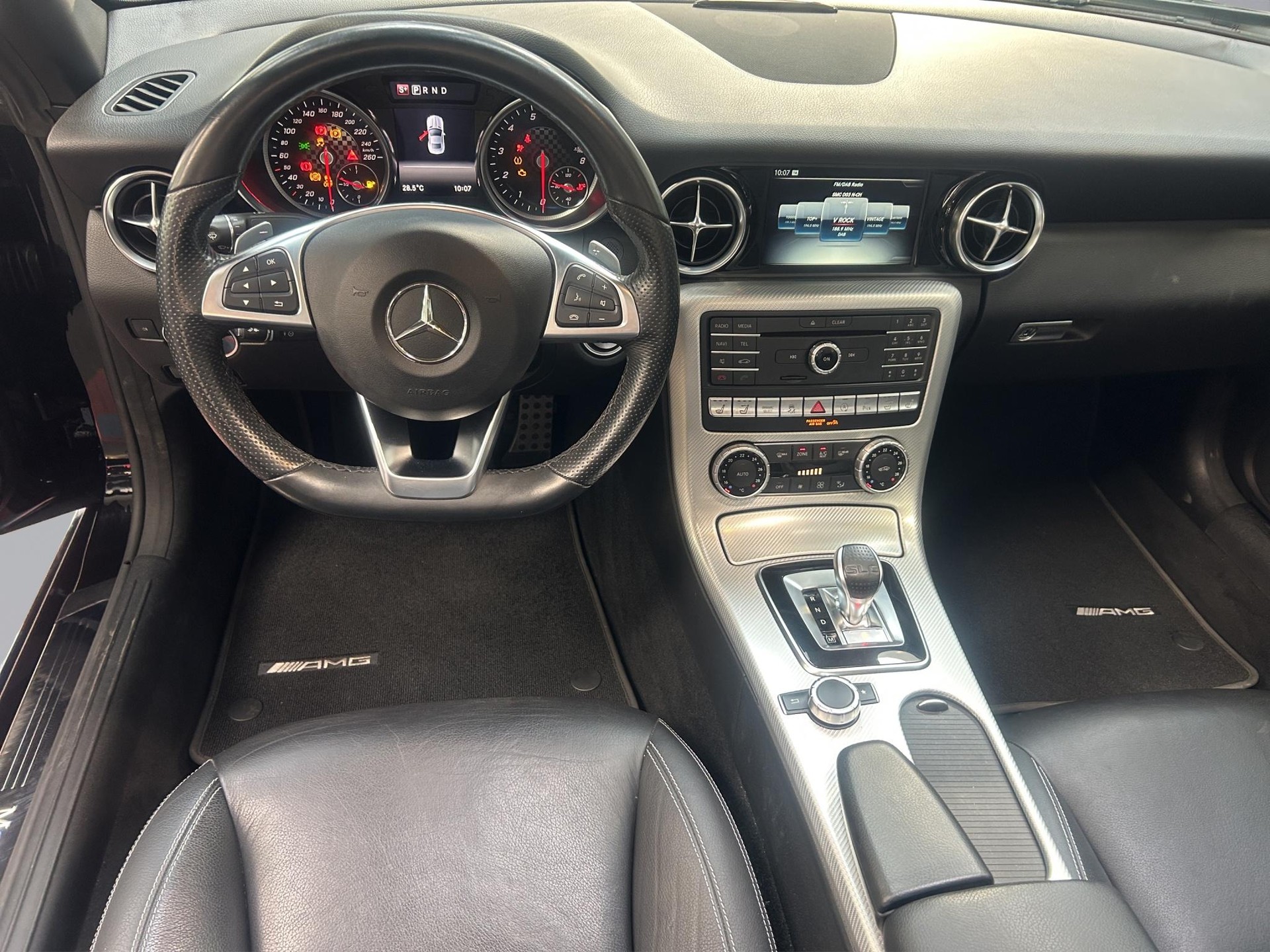 MERCEDES-BENZ SLC 300 Cabriolet-image-10