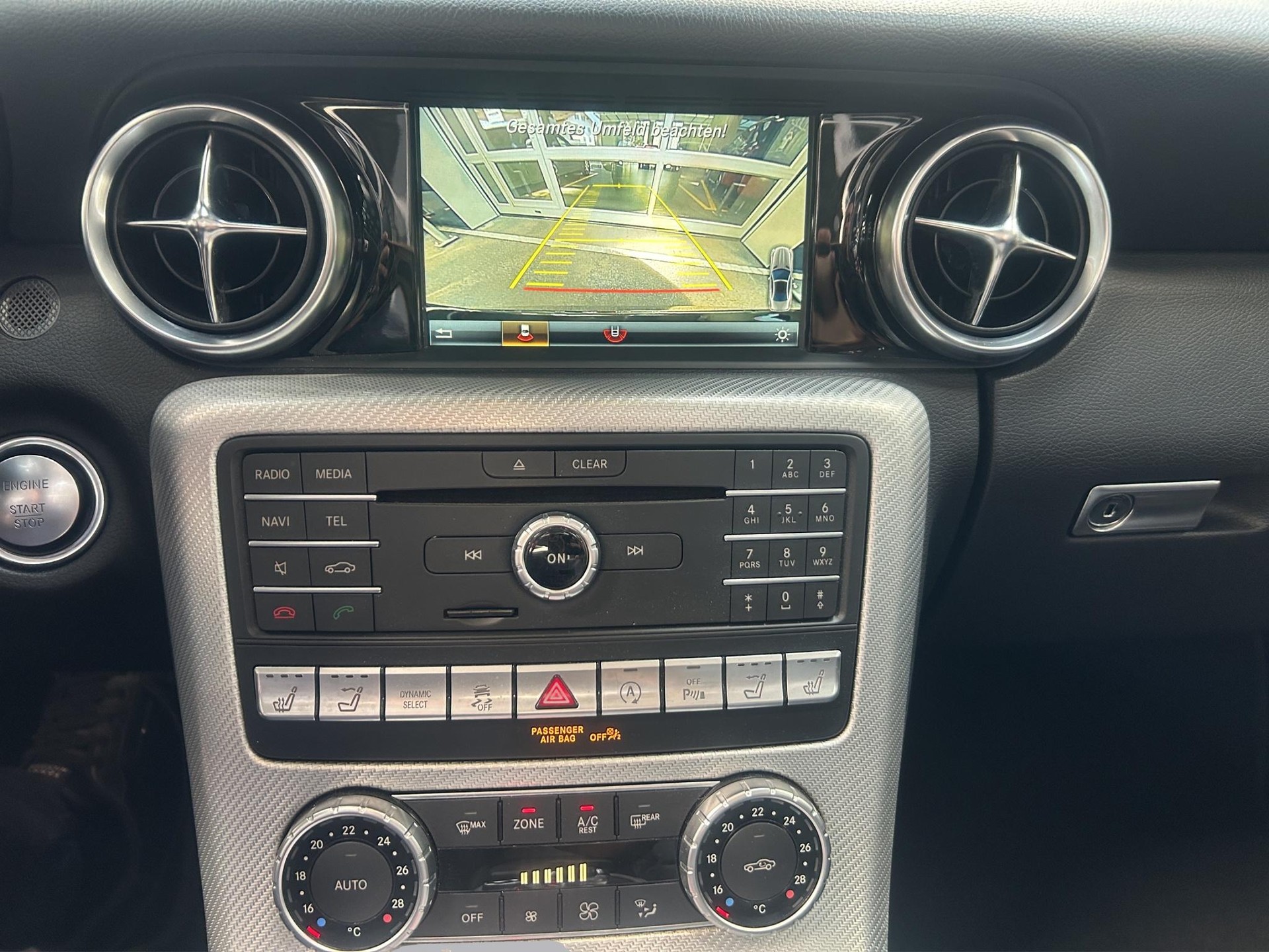 MERCEDES-BENZ SLC 300 Cabriolet-image-11