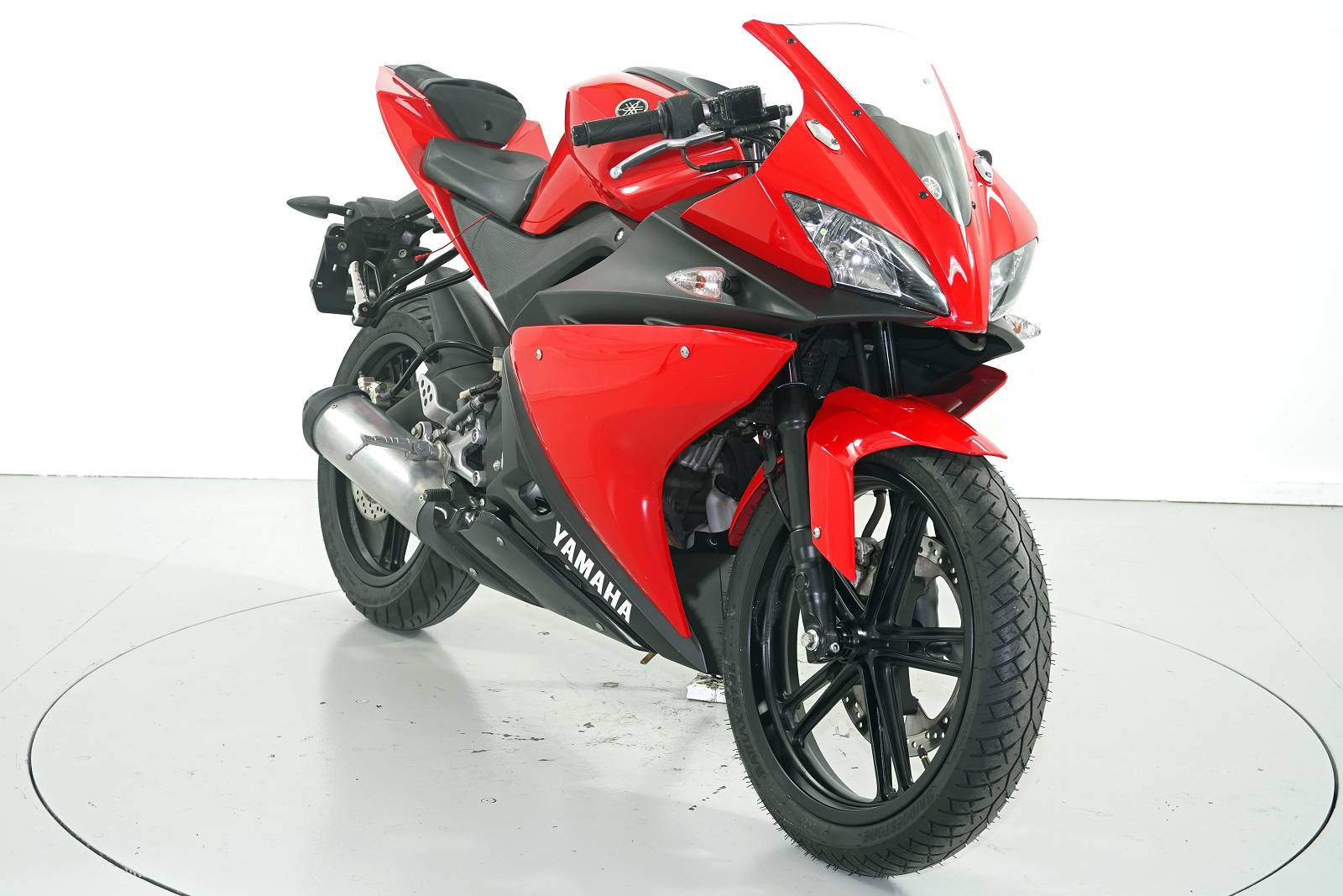 YAMAHA YZF-R125-showroom-element-1