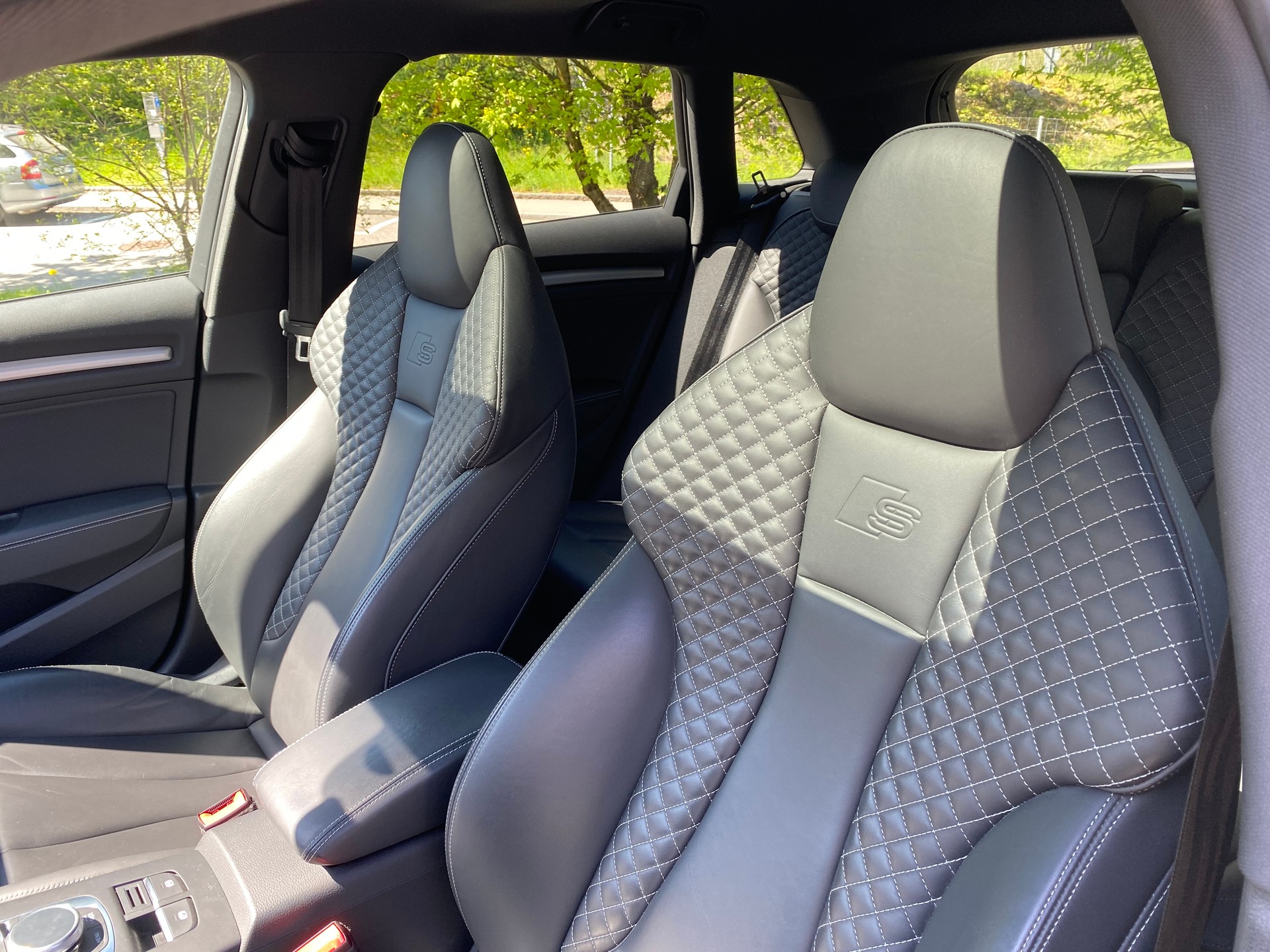 AUDI 2.0 T FSI quattro S-Tronic-image-4