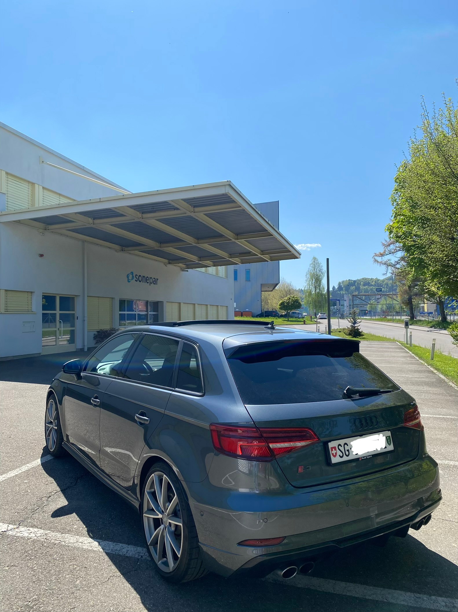 AUDI 2.0 T FSI quattro S-Tronic-image-2