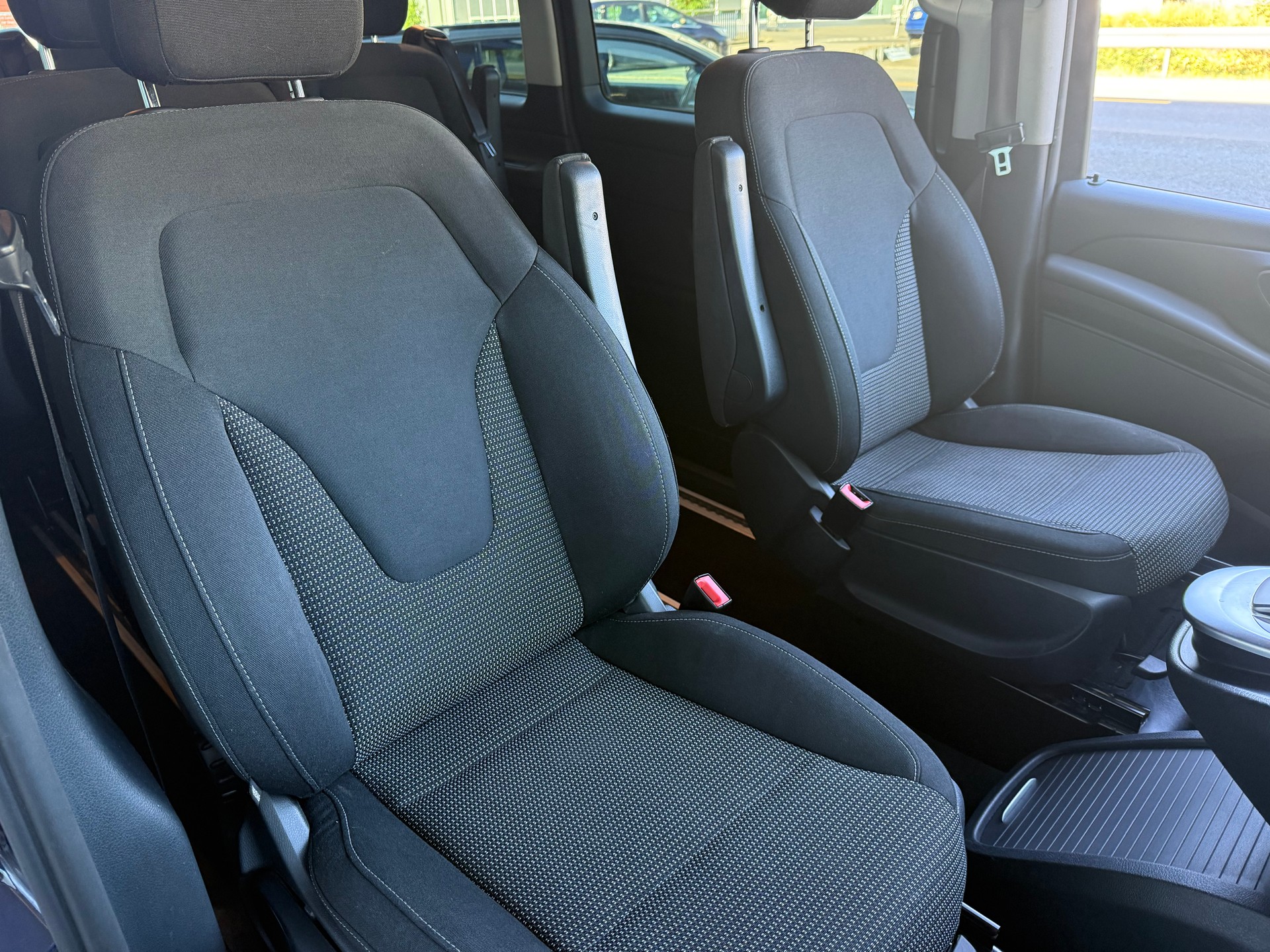 MERCEDES-BENZ V 250 d lang Avantgarde 4Matic G-Tronic-image-26