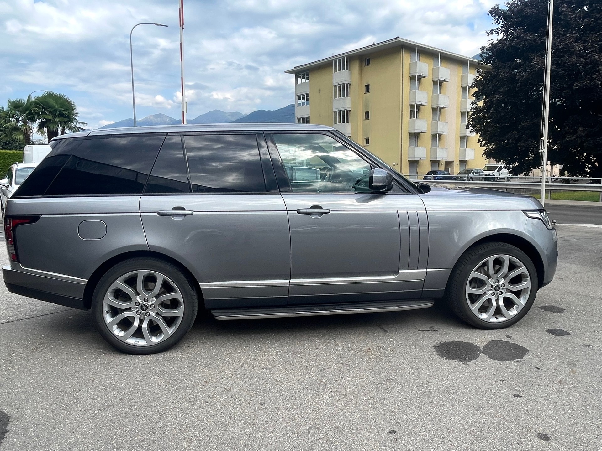 LAND ROVER Range Rover 4.4 SDV8 Vogue Automatic-image-11