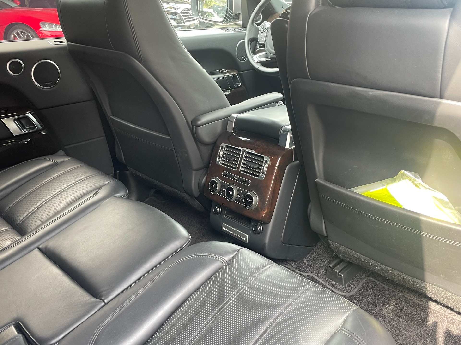 LAND ROVER Range Rover 4.4 SDV8 Vogue Automatic-image-12
