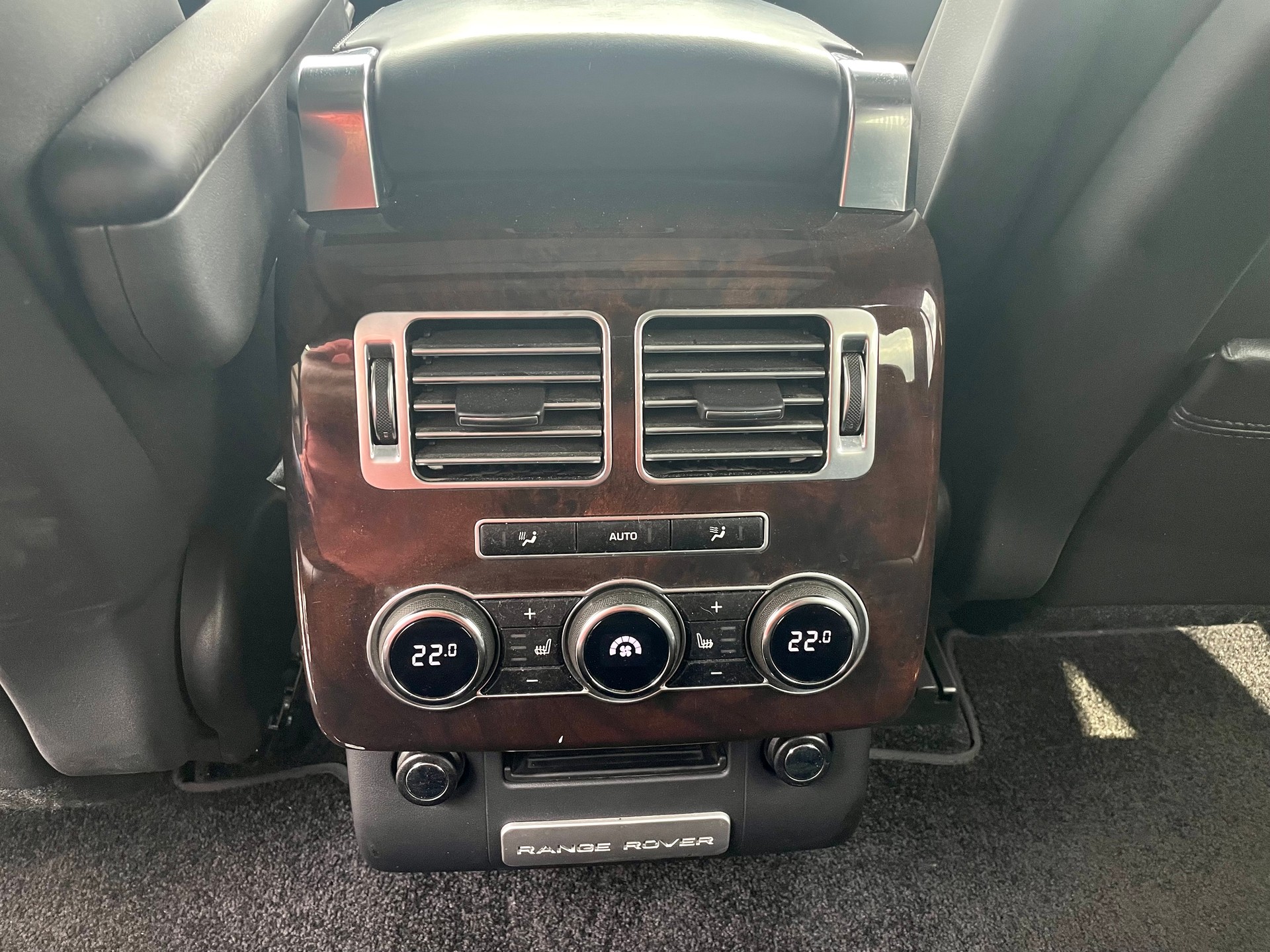 LAND ROVER Range Rover 4.4 SDV8 Vogue Automatic-image-6