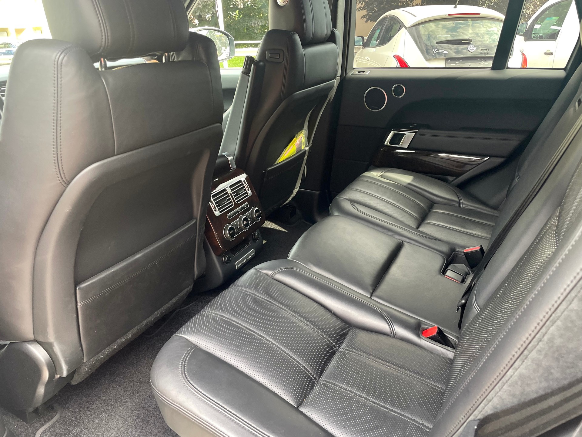 LAND ROVER Range Rover 4.4 SDV8 Vogue Automatic-image-4