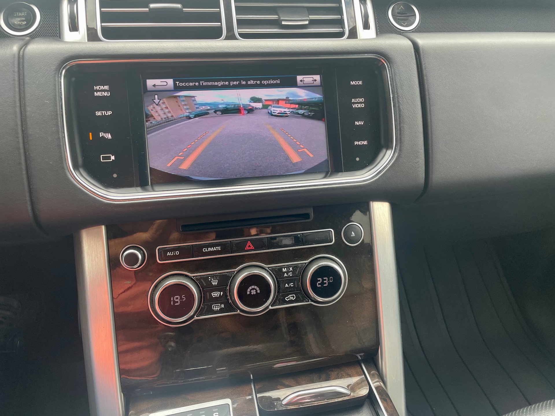 LAND ROVER Range Rover 4.4 SDV8 Vogue Automatic-image-2