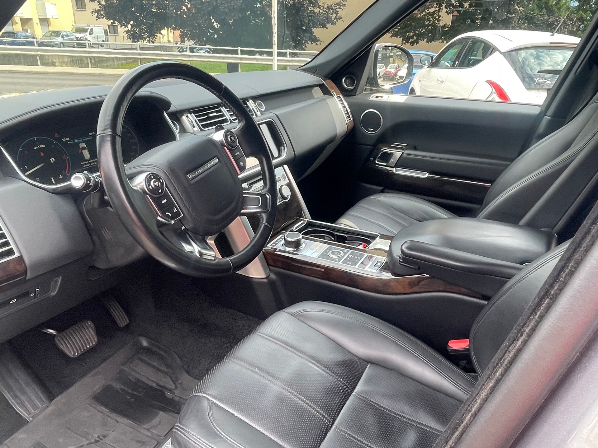 LAND ROVER Range Rover 4.4 SDV8 Vogue Automatic-image-1