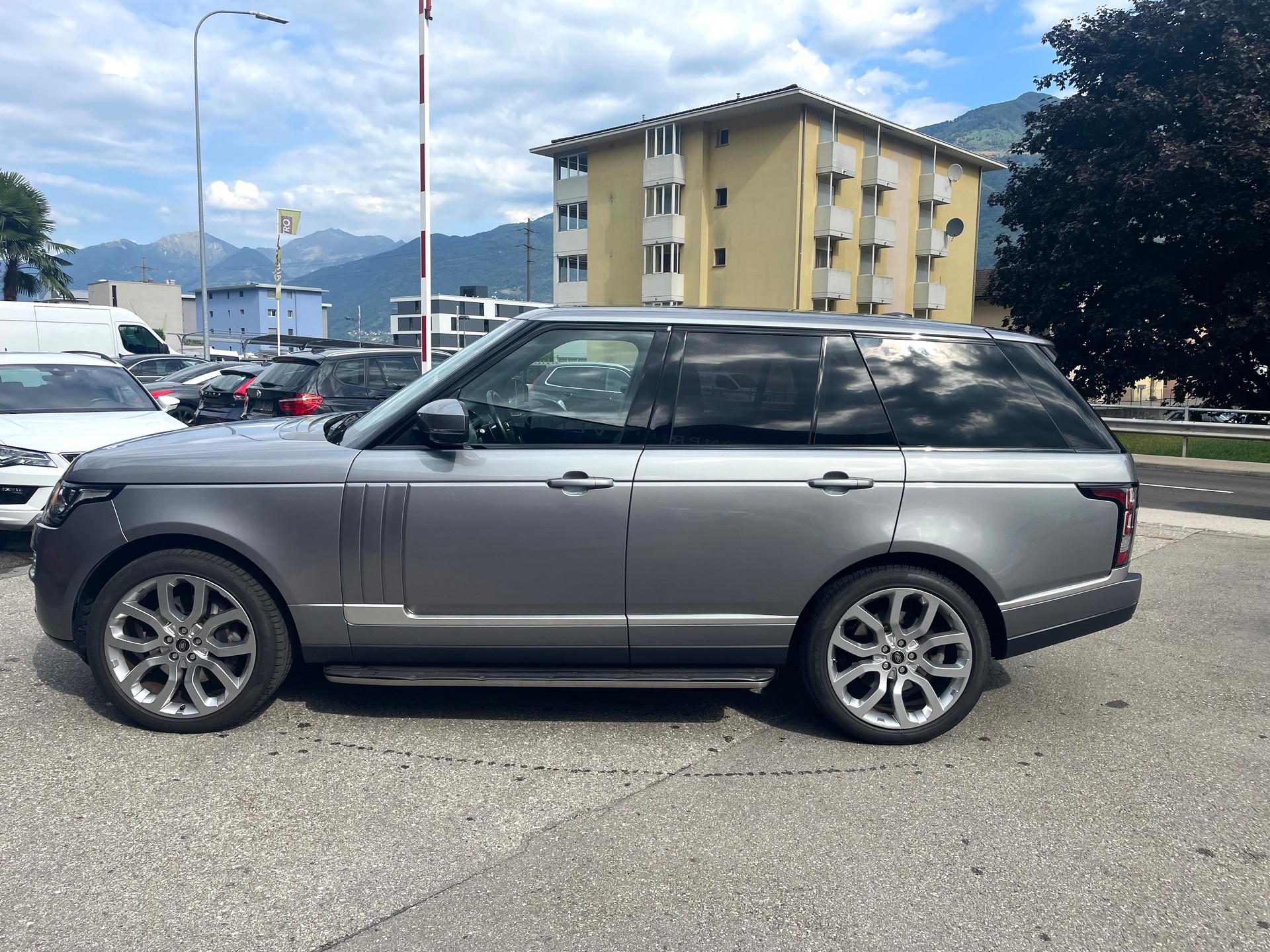 LAND ROVER Range Rover 4.4 SDV8 Vogue Automatic-image-7